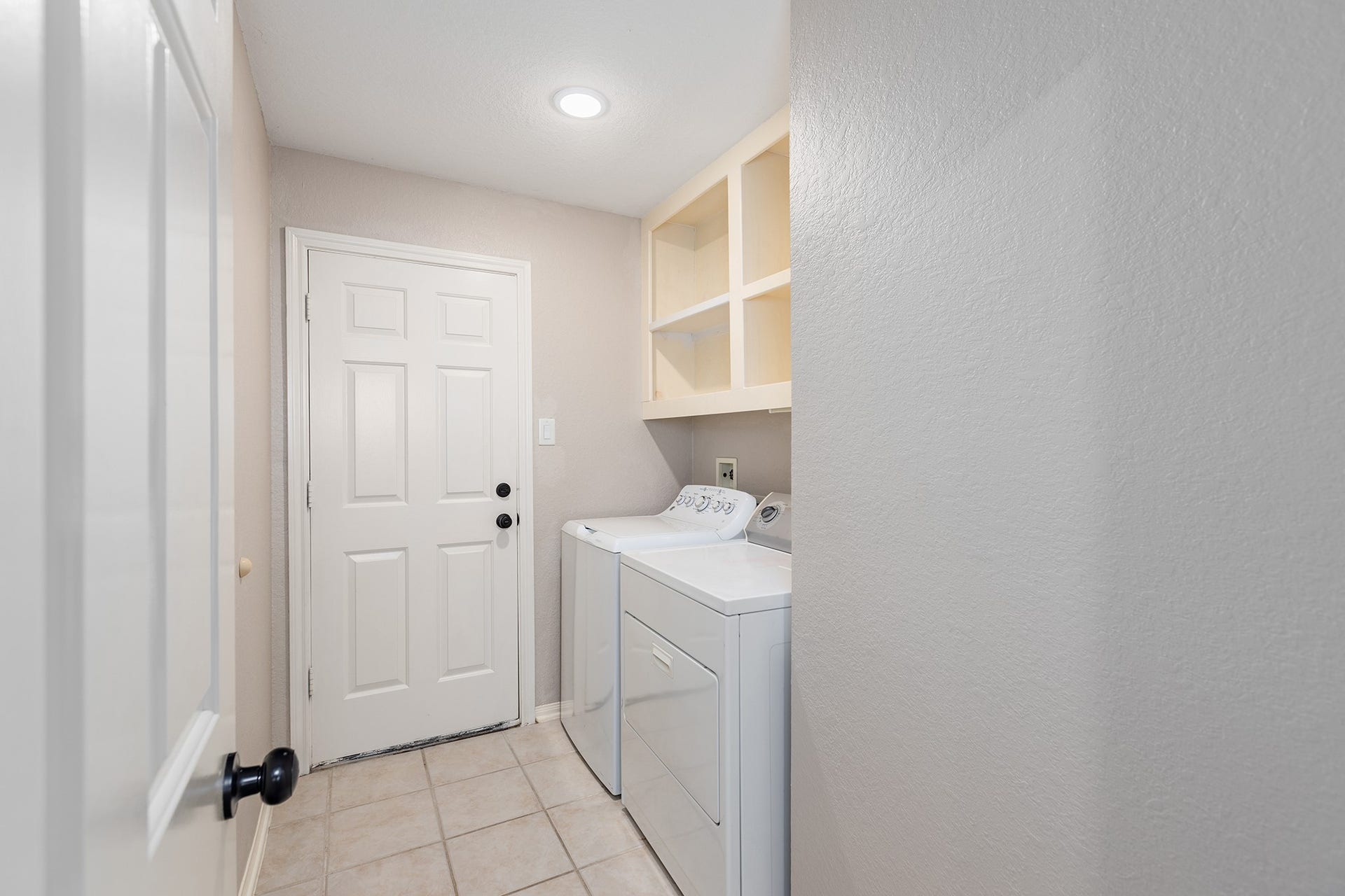 14618 Kings Head Drive, Houston, TX 77044 Laundry Room
