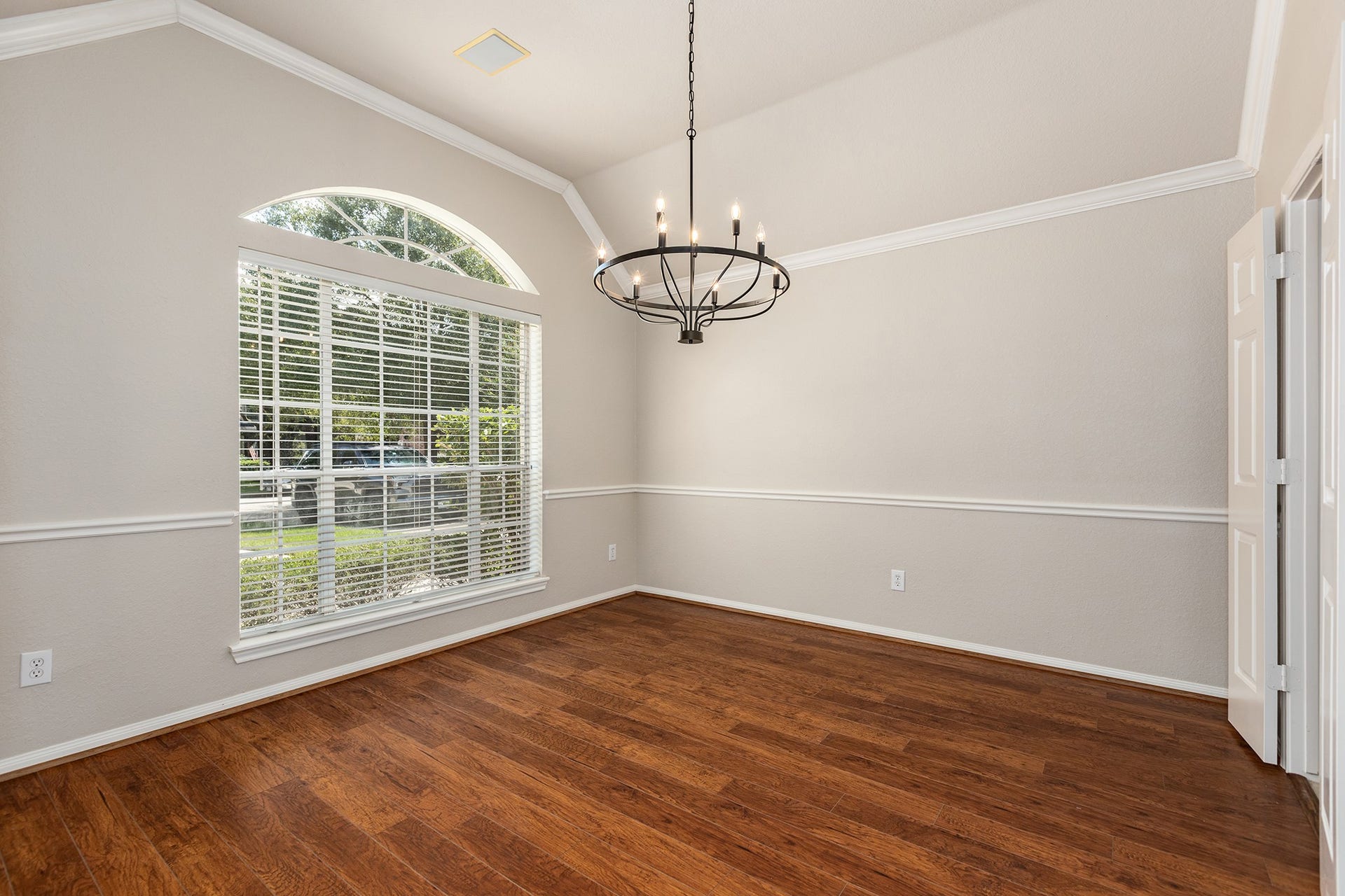 14618 Kings Head Drive, Houston, TX 77044 Dining