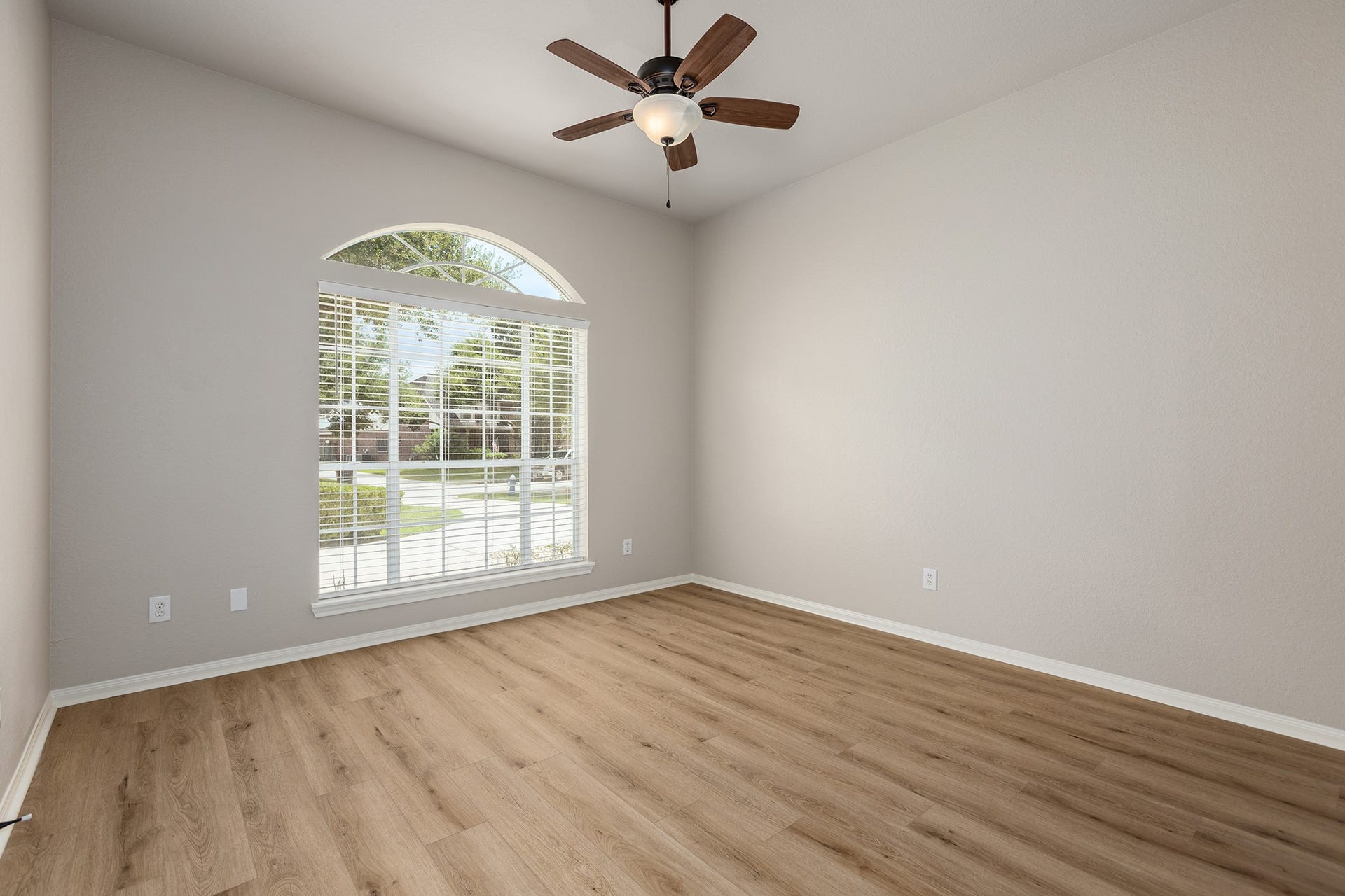 14618 Kings Head Drive, Houston, TX 77044 Front Bedroom