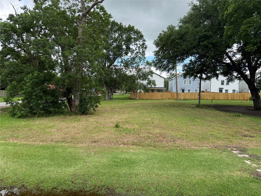 Property photo for 407 N 3rd Street, Beasley, TX