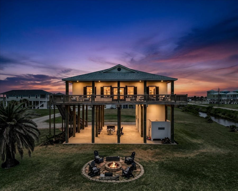 Property photo for 810 Casa Drive, Crystal Beach, TX