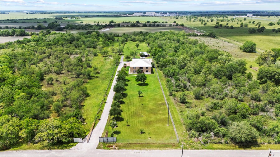 Property photo for 523 Moore Bar Road, Rosenberg, TX
