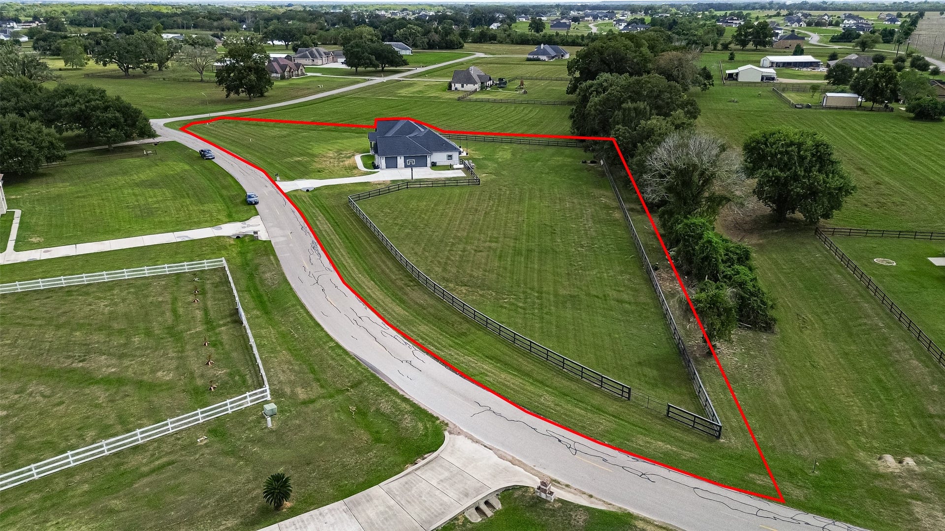 415 China Grove Drive, Rosharon, TX 77583