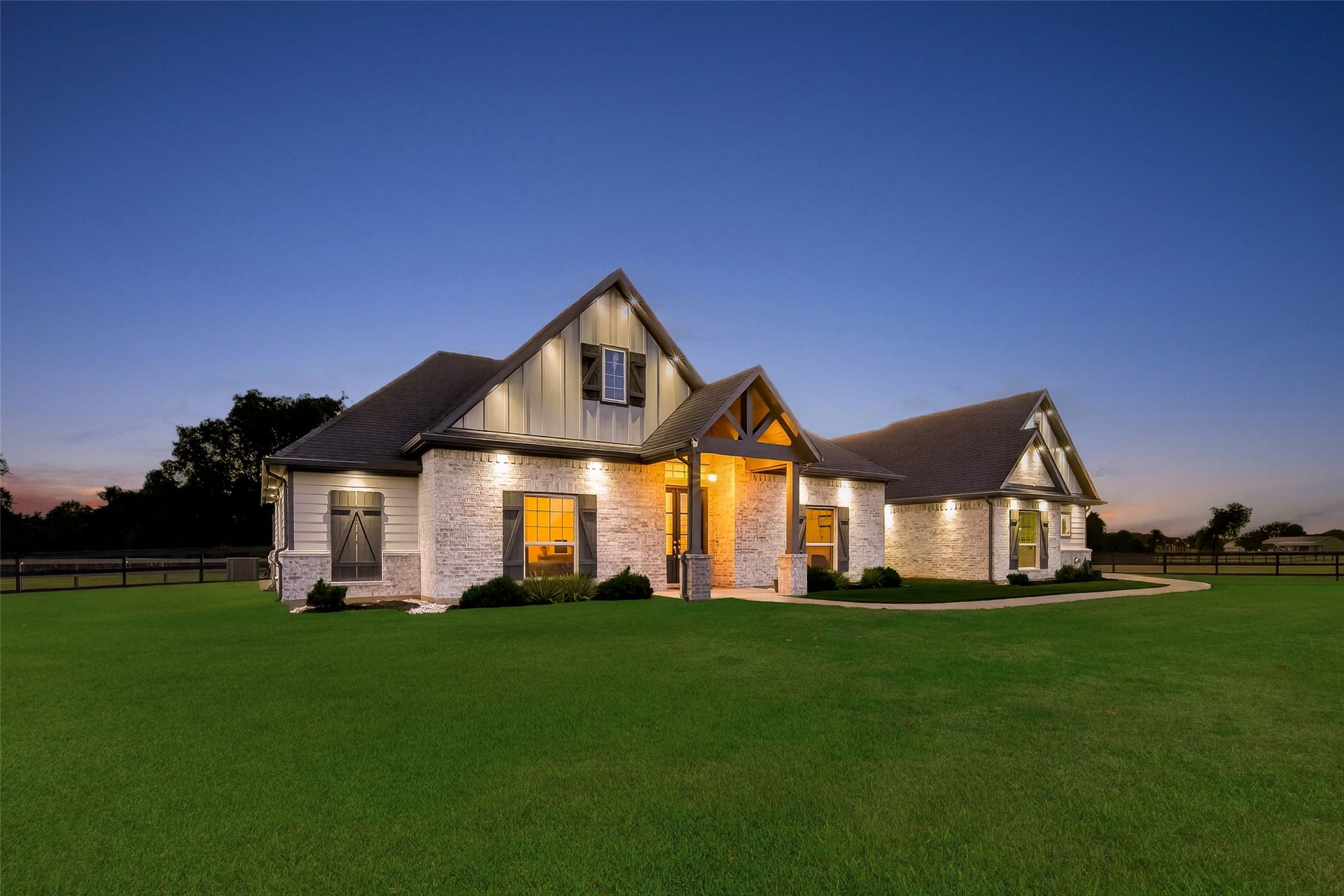 415 China Grove Drive, Rosharon, TX 77583