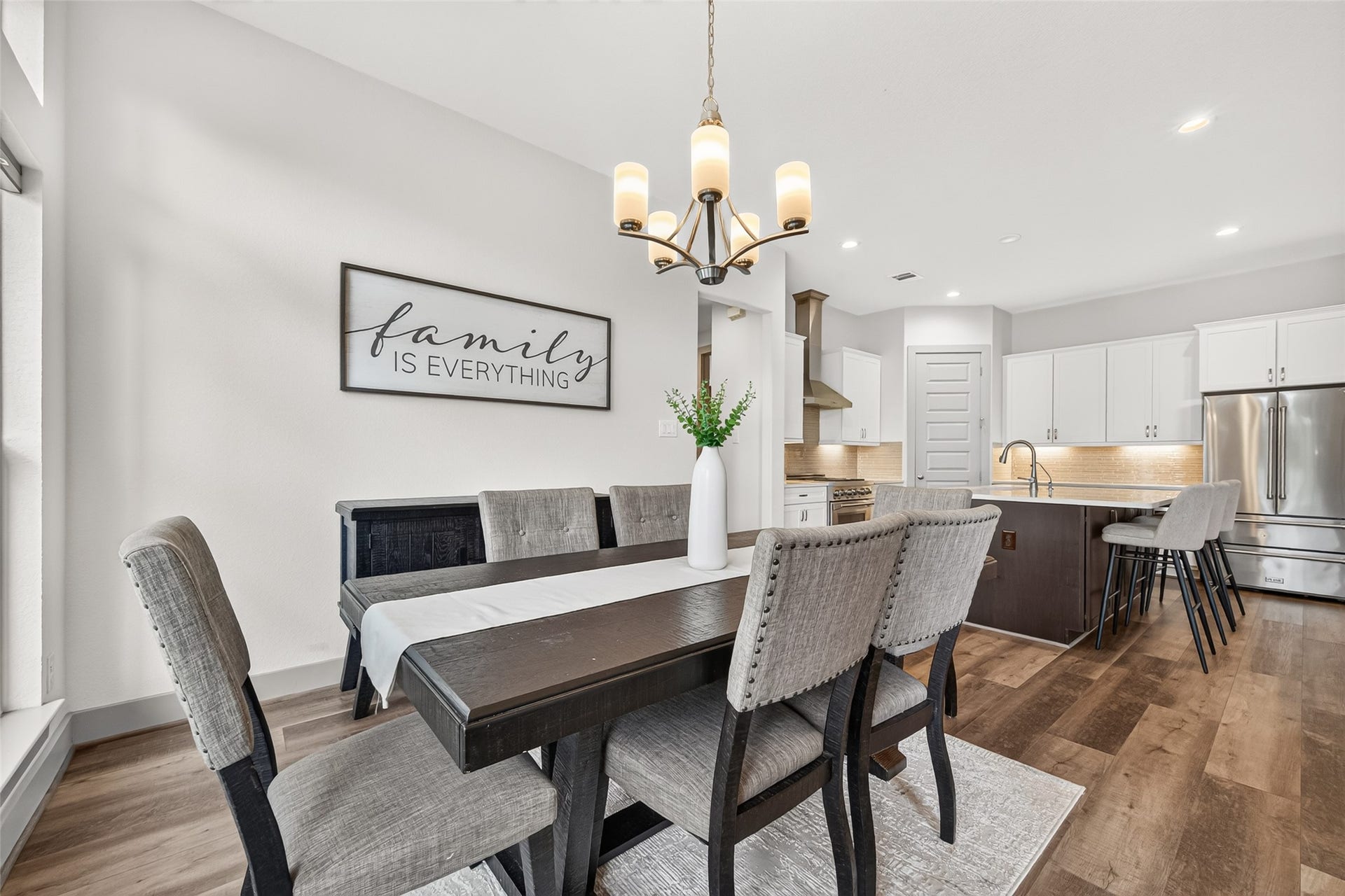 415 China Grove Drive, Rosharon, TX 77583