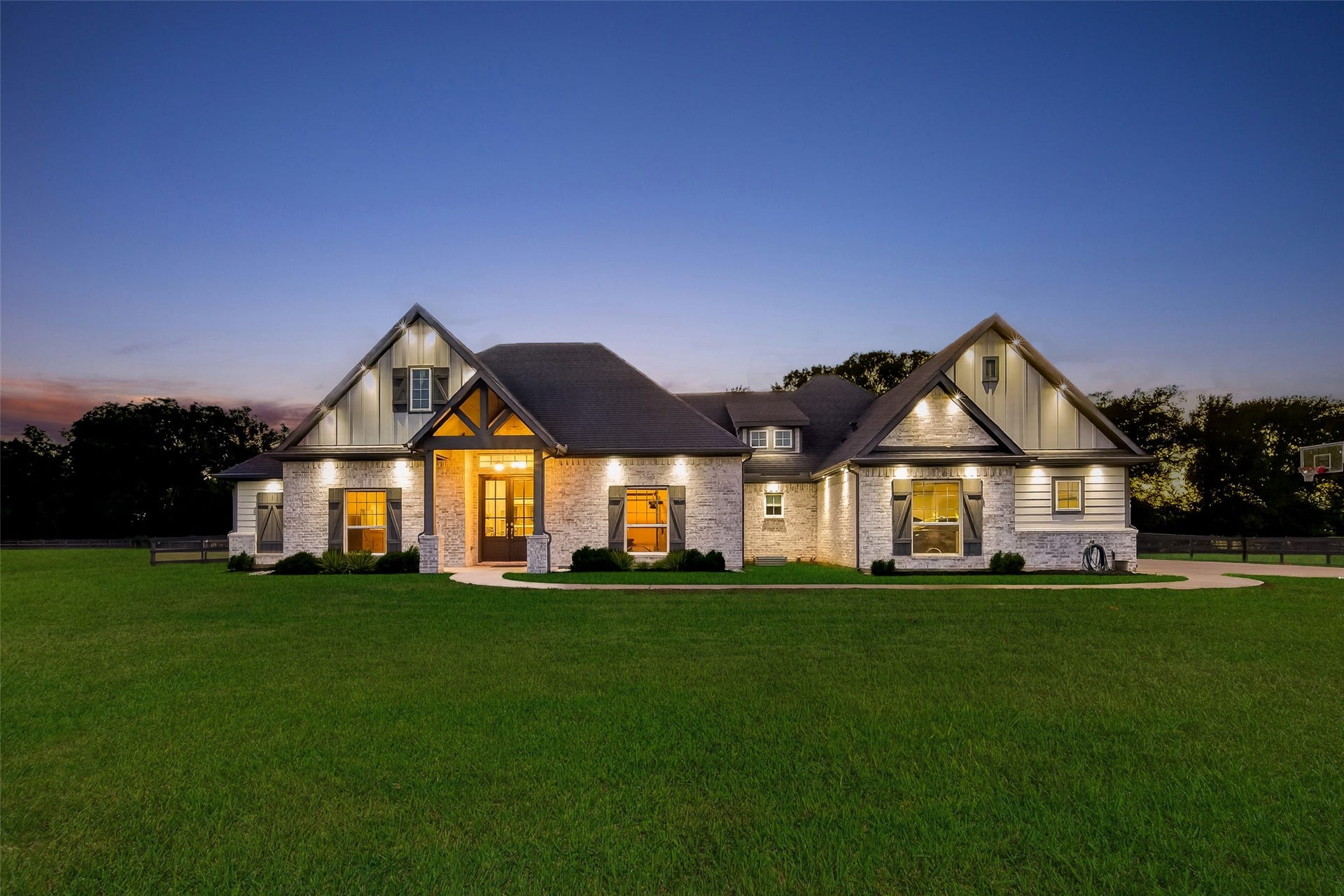 415 China Grove Drive, Rosharon, TX 77583
