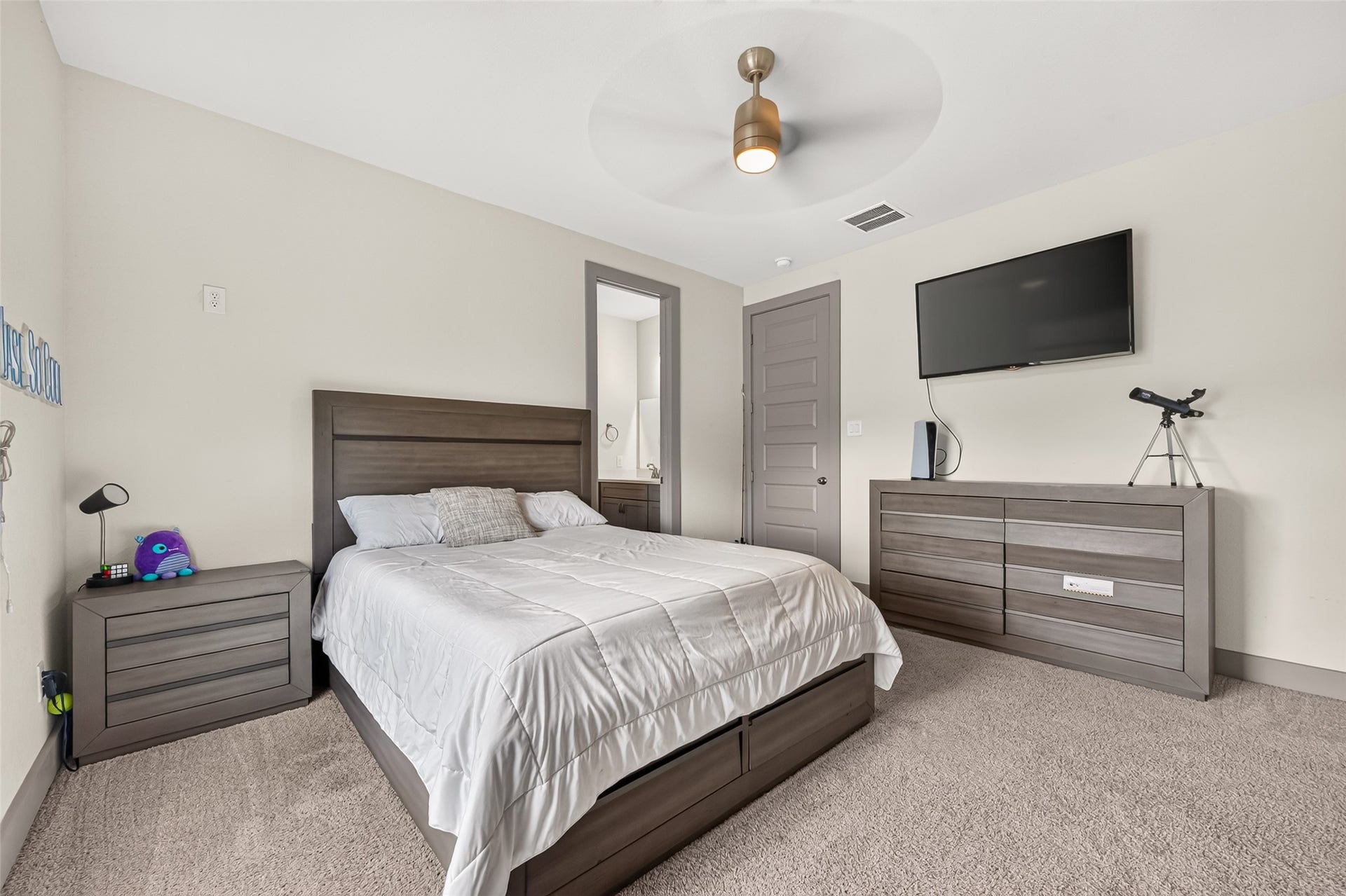 415 China Grove Drive, Rosharon, TX 77583