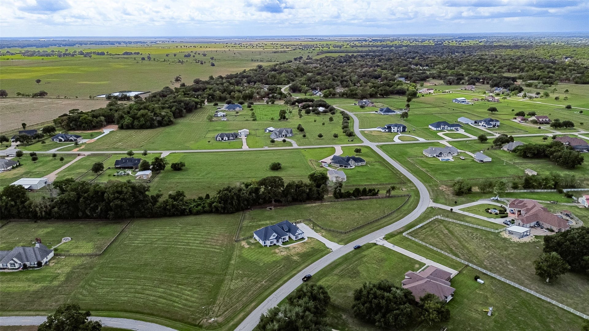 415 China Grove Drive, Rosharon, TX 77583