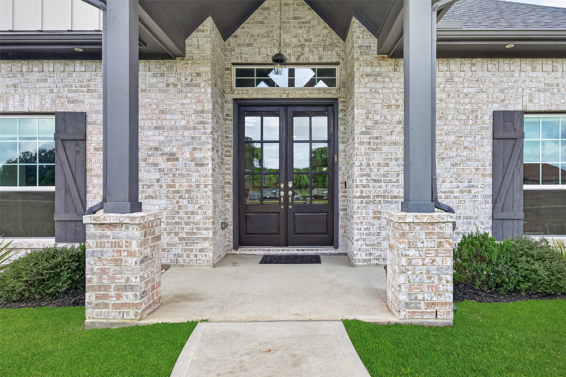 415 China Grove Drive, Rosharon, TX 77583
