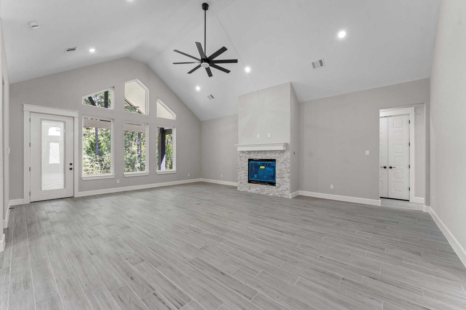 40 Stanford Court, Montgomery, TX 77356 40 Stanford Court, Montgomery, TX 77356
