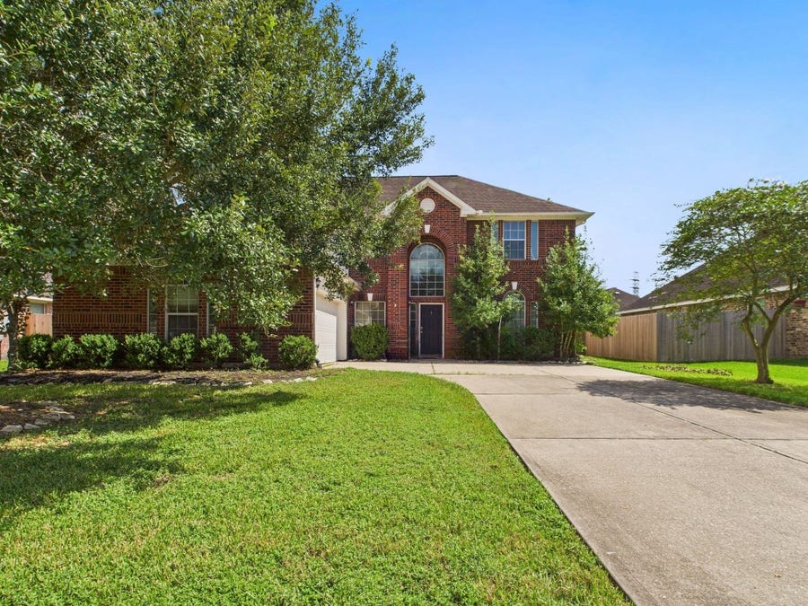 Property photo for 1484 Allison Street, Alvin, TX