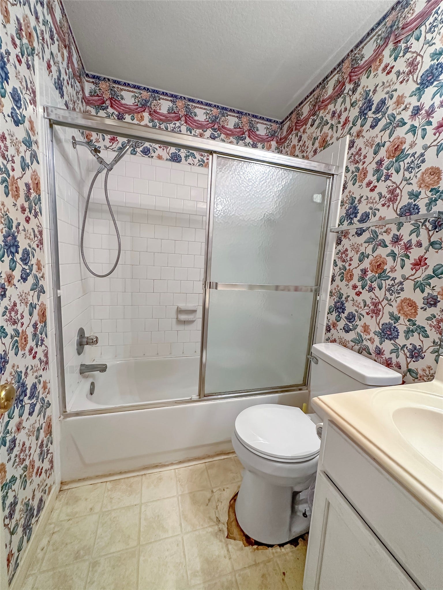 2908 Ashley Street, La Marque, TX 77568 second bath