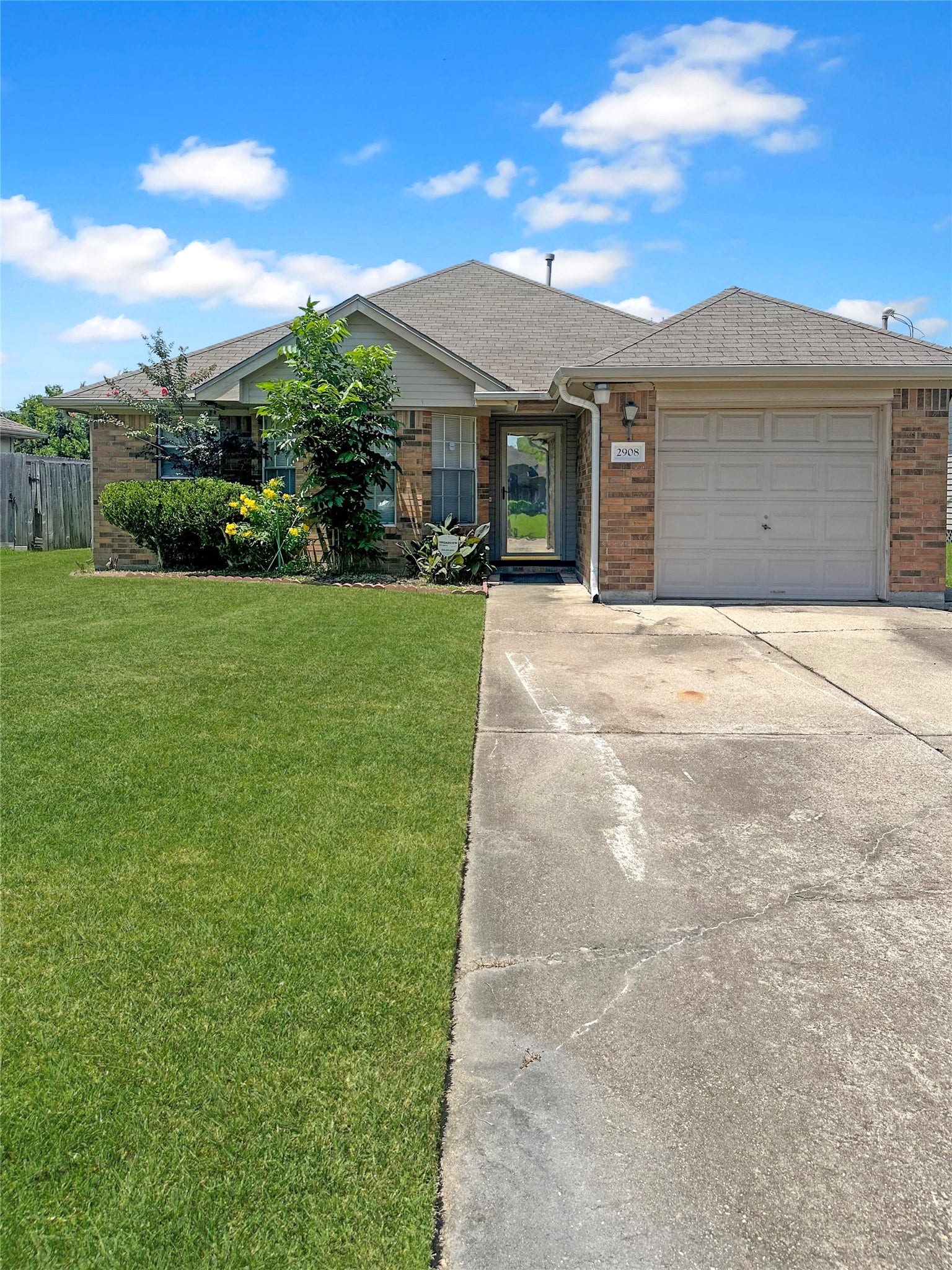 2908 Ashley Street, La Marque, TX 77568 Front of home