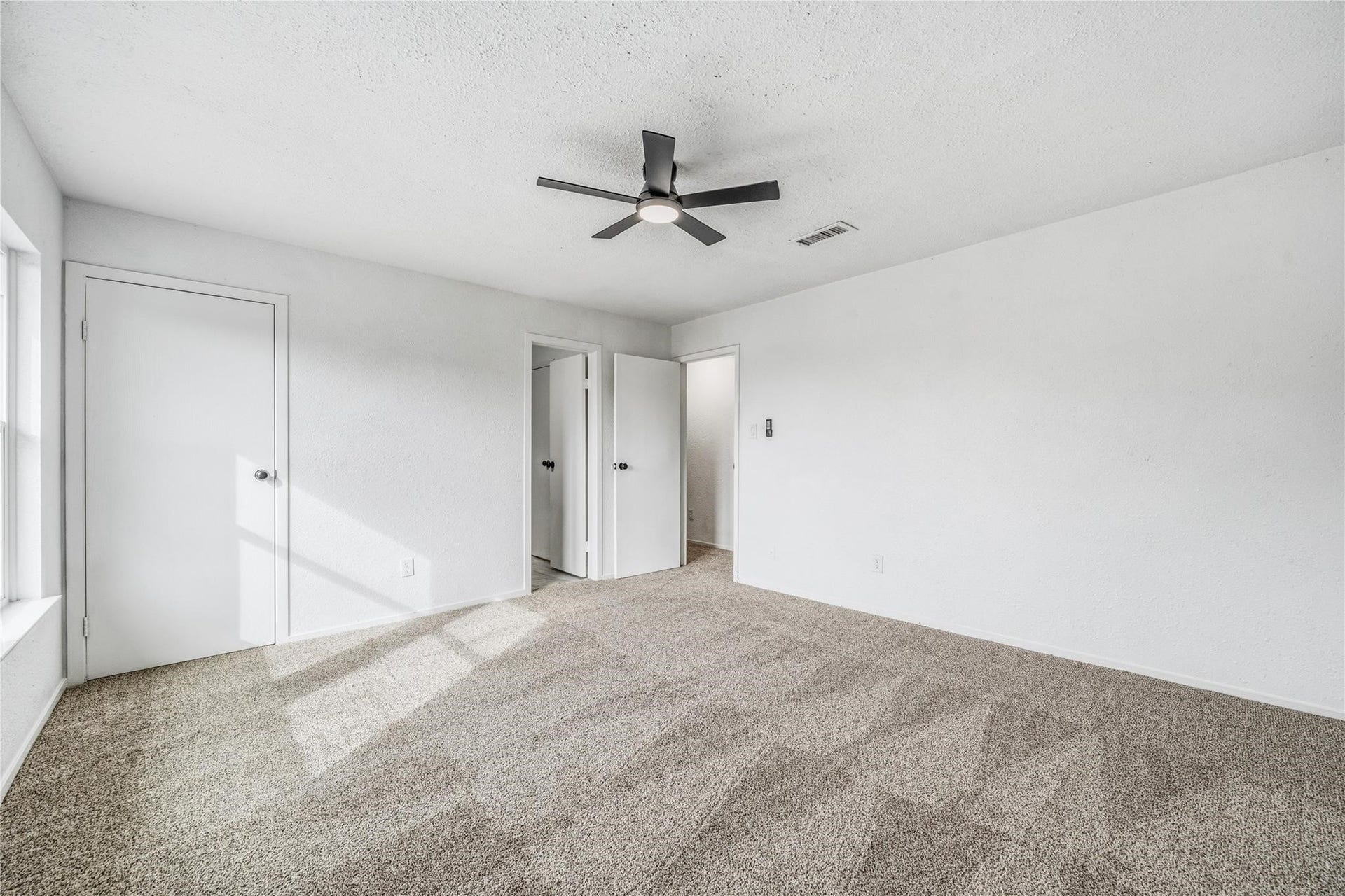 713 Sugar Hill Drive, La Porte, TX 77571 713 Sugar Hill Drive, La Porte, TX 77571