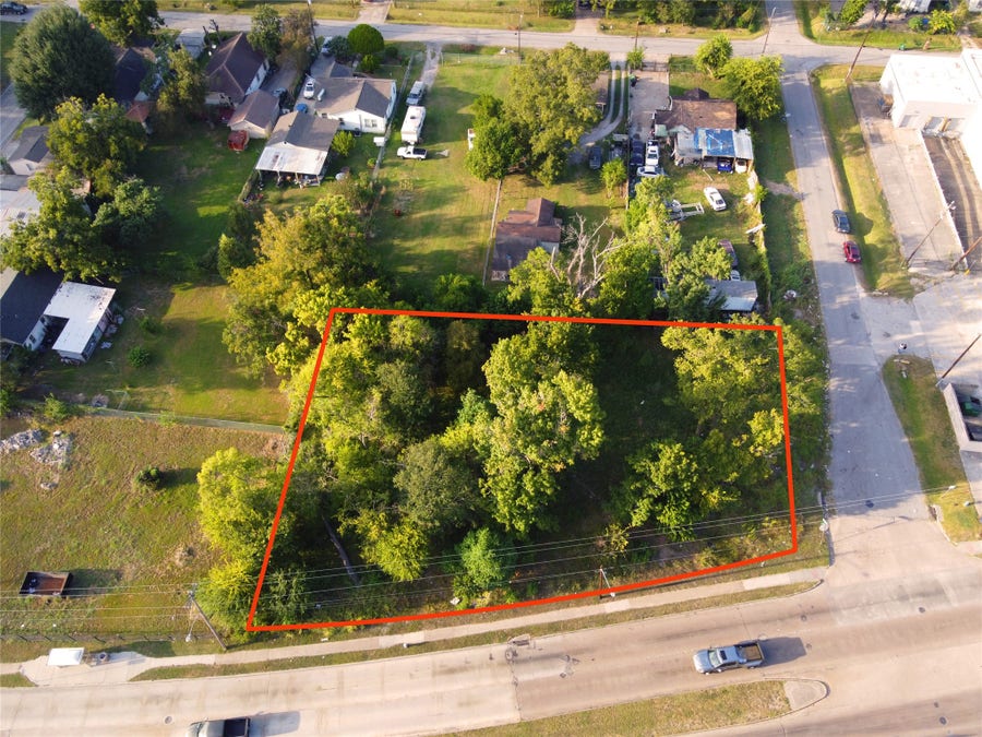Property photo for 3110 Tidwell Road, Houston, TX