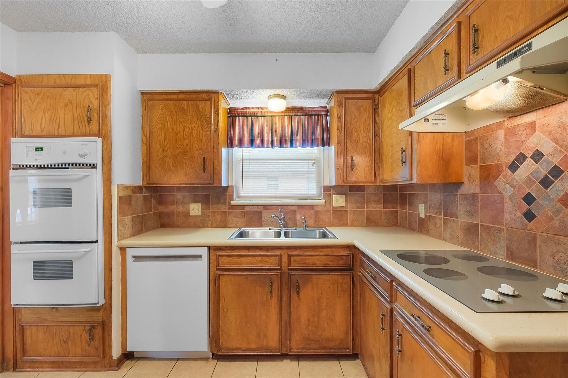 2015 Tanglelane Street, Richmond, TX 77469-512 2015 Tanglelane Street, Richmond, TX 77469-512