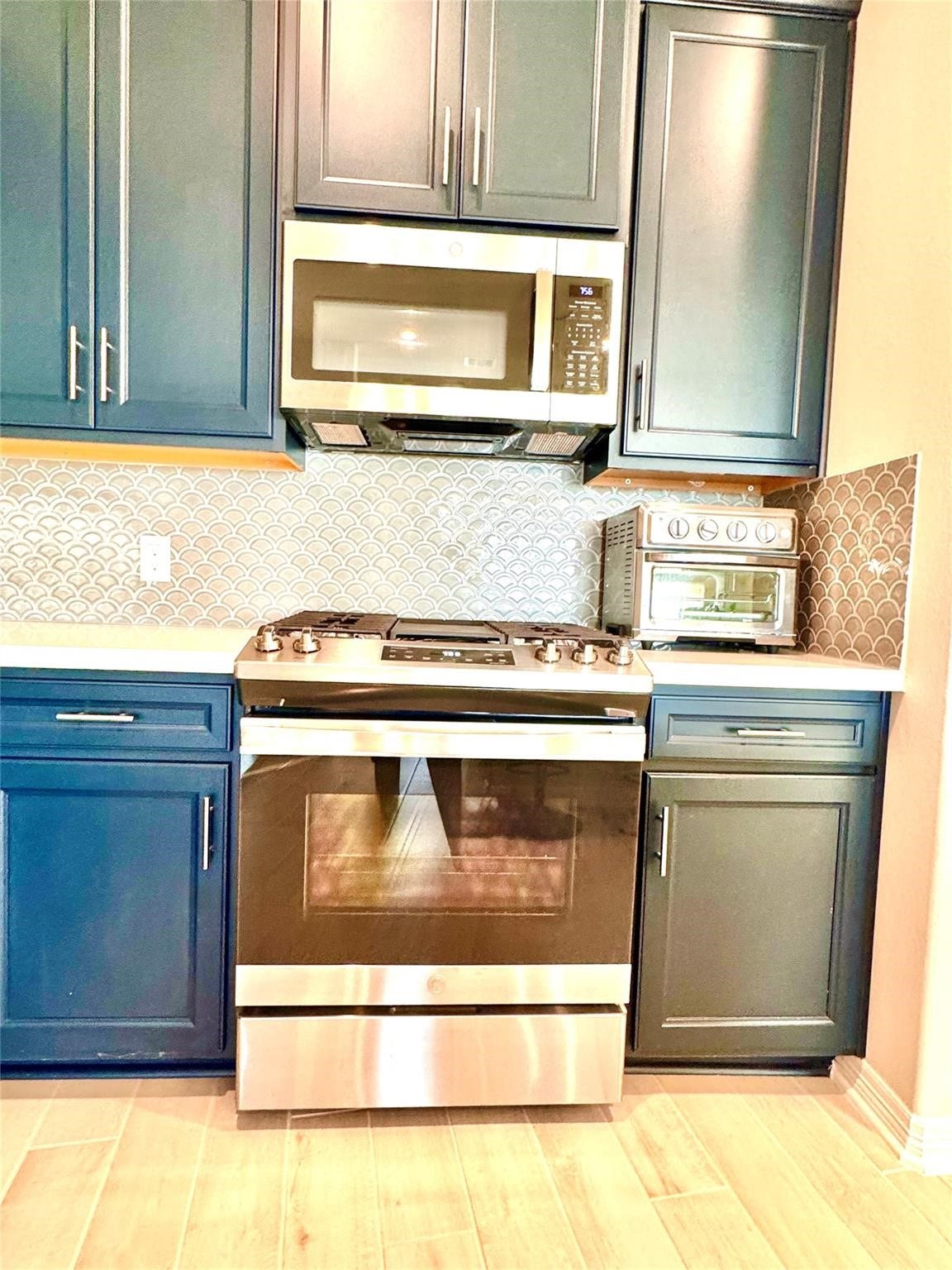 Like new kitchen appliances
