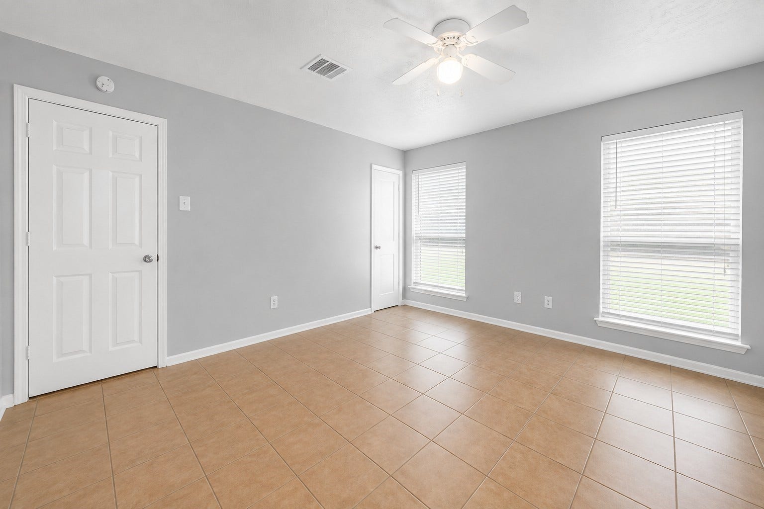 1707 Stone Lake Drive, Missouri City, TX 77489 Another view of the primary bedroom with convenient access to the private ensuite bathroom.