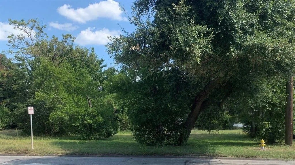 615 Austin Street, Richmond, TX 77469