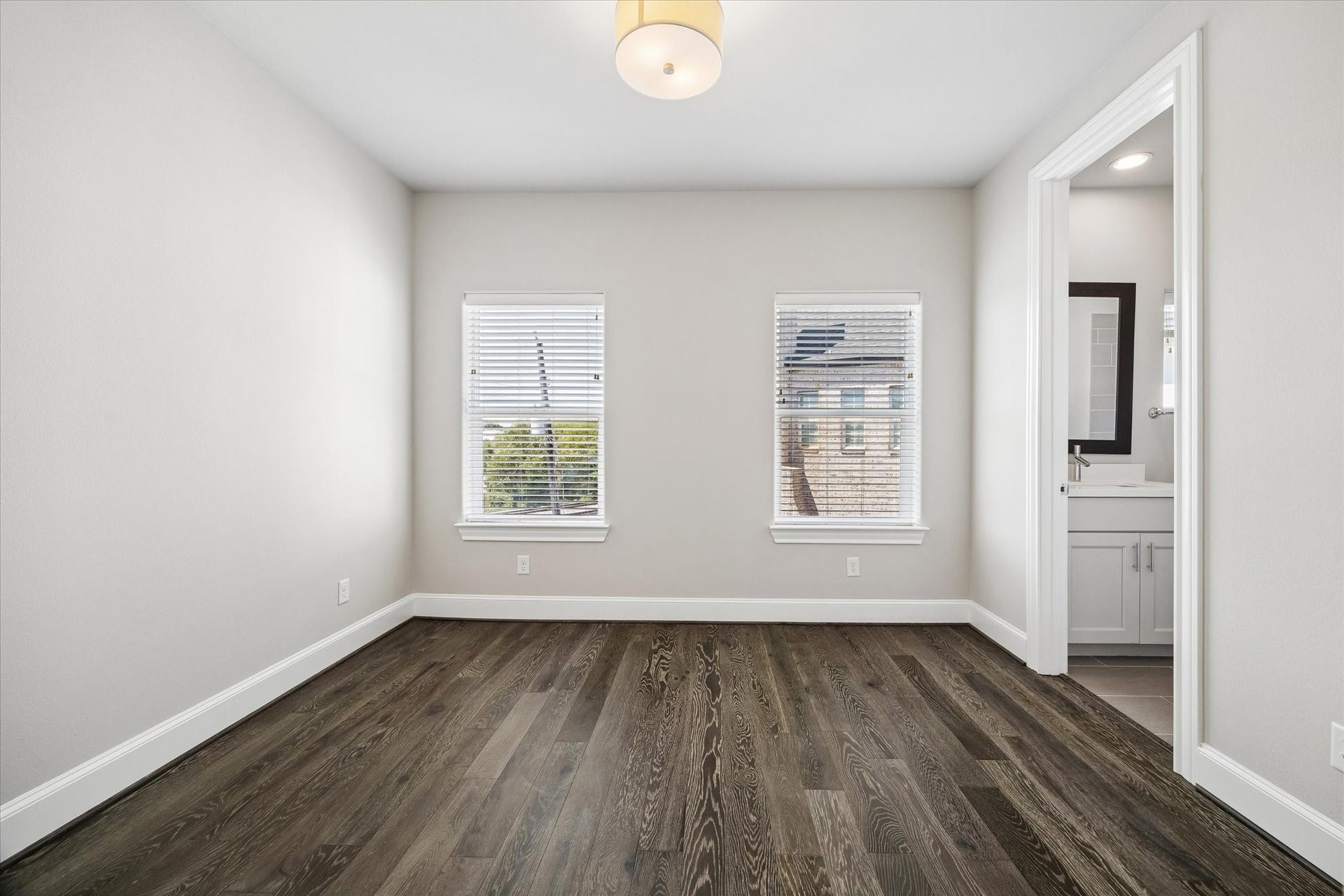 6068 Kansas Street, Houston, TX 77007