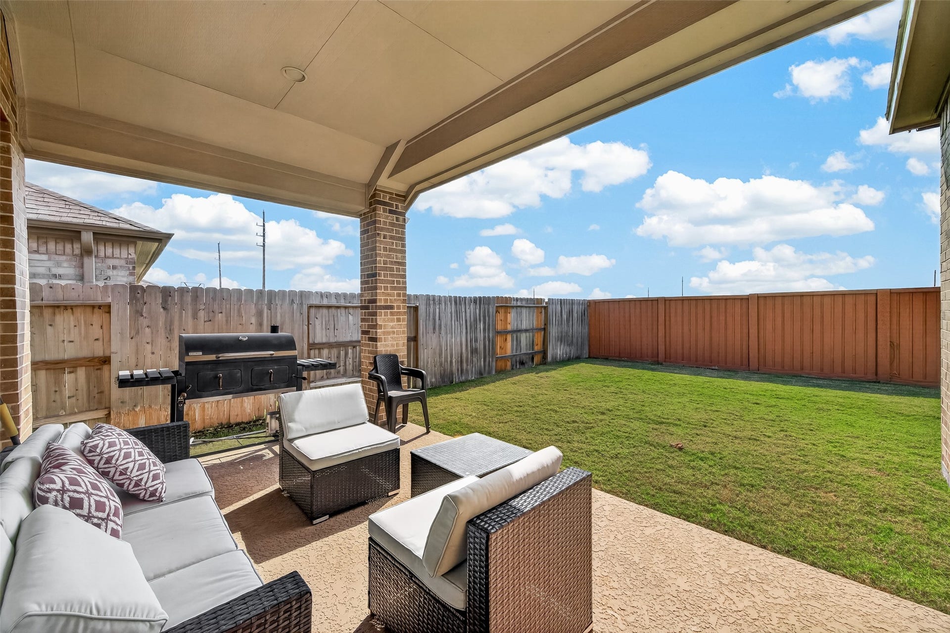 24111 Avocet Creek Road, Katy, TX 77493 Step out back to a covered patio, where you can add your patio furniture and grill to create an amazing outdoor entertaining or alfresco dining space. Come and see this property today!
