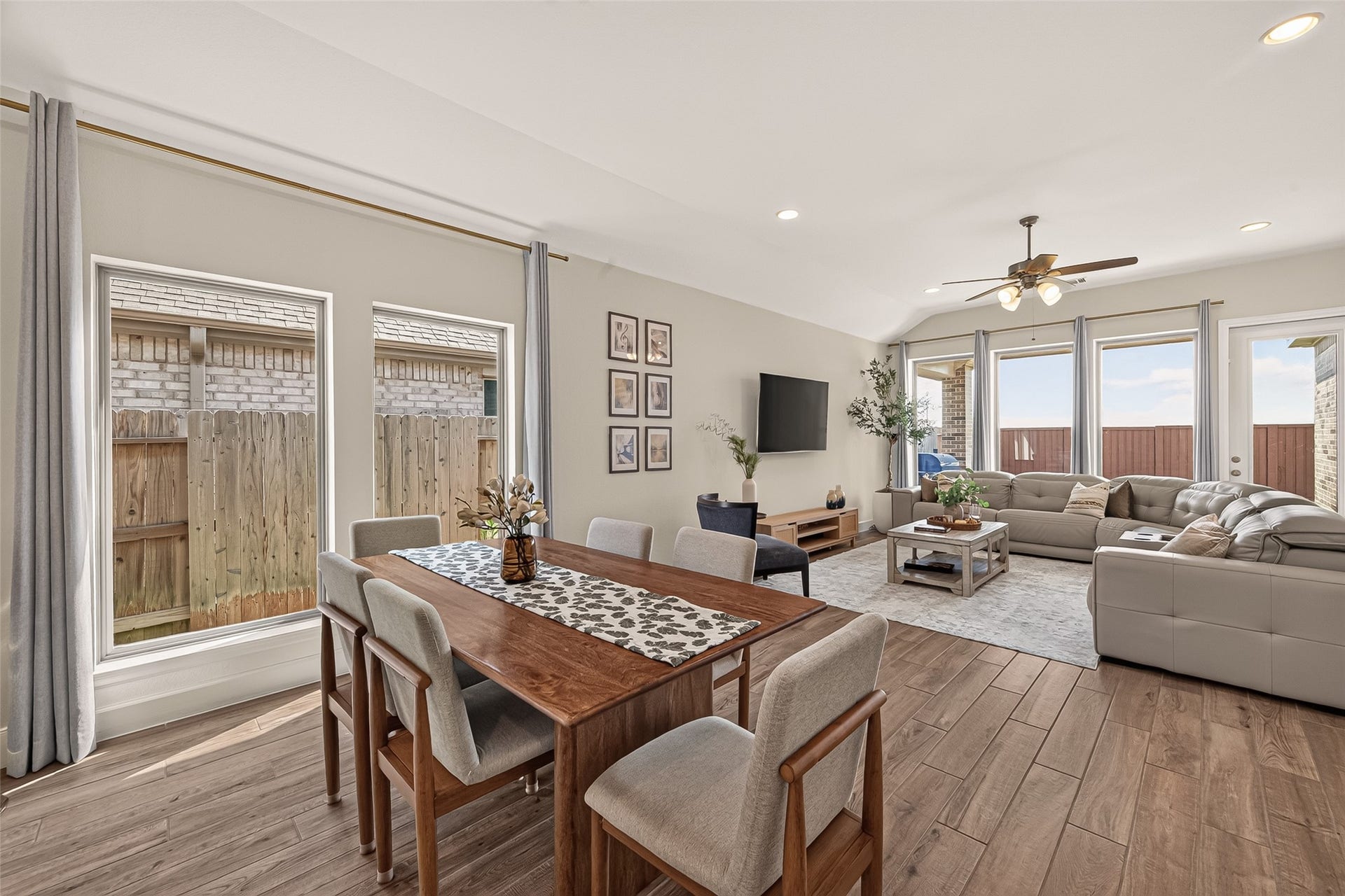 24111 Avocet Creek Road, Katy, TX 77493 Just between the kitchen and the family room, you will have the dining, with easy access to the patio and the rest of the rooms.