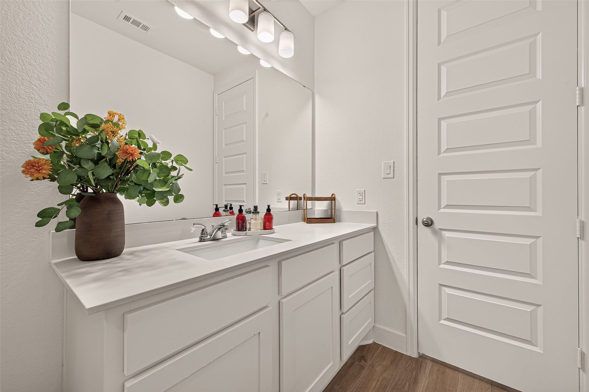 24111 Avocet Creek Road, Katy, TX 77493 With its combination of style and functionality, this shower/tub combo is a standout feature that elevates the bathroom to new heights of practical solutions.