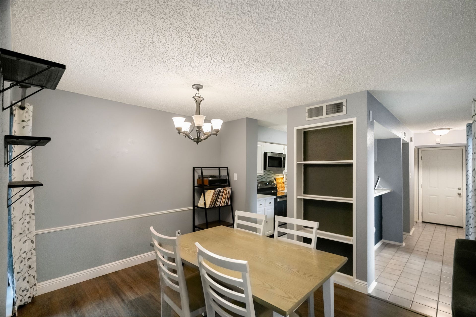 3200 S Gessner Road, #336, Houston, TX 77063 Just off the living room is the dining area