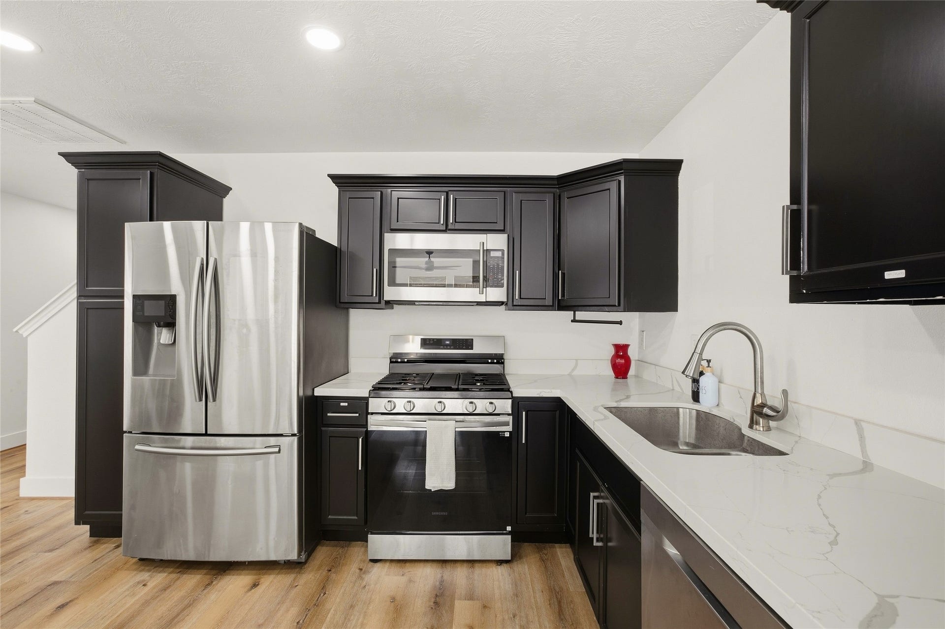 1206 Cleveland Street, Houston, TX 77019 1206 Cleveland Street, Houston, TX 77019