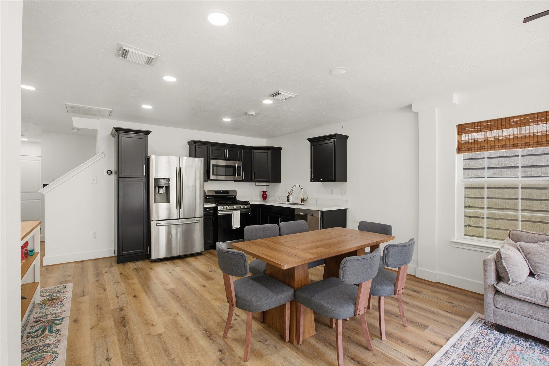 1206 Cleveland Street, Houston, TX 77019 1206 Cleveland Street, Houston, TX 77019