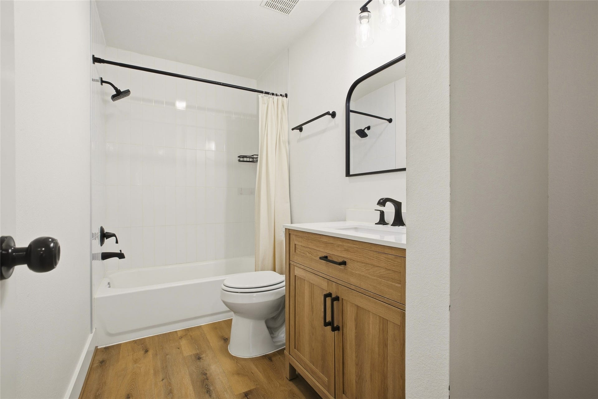 1206 Cleveland Street, Houston, TX 77019 1206 Cleveland Street, Houston, TX 77019