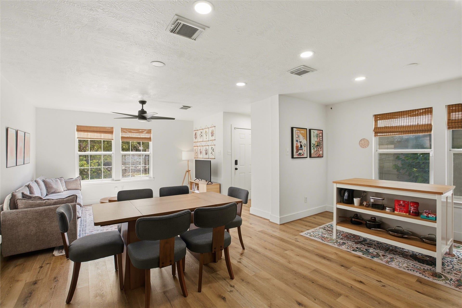 1206 Cleveland Street, Houston, TX 77019 1206 Cleveland Street, Houston, TX 77019