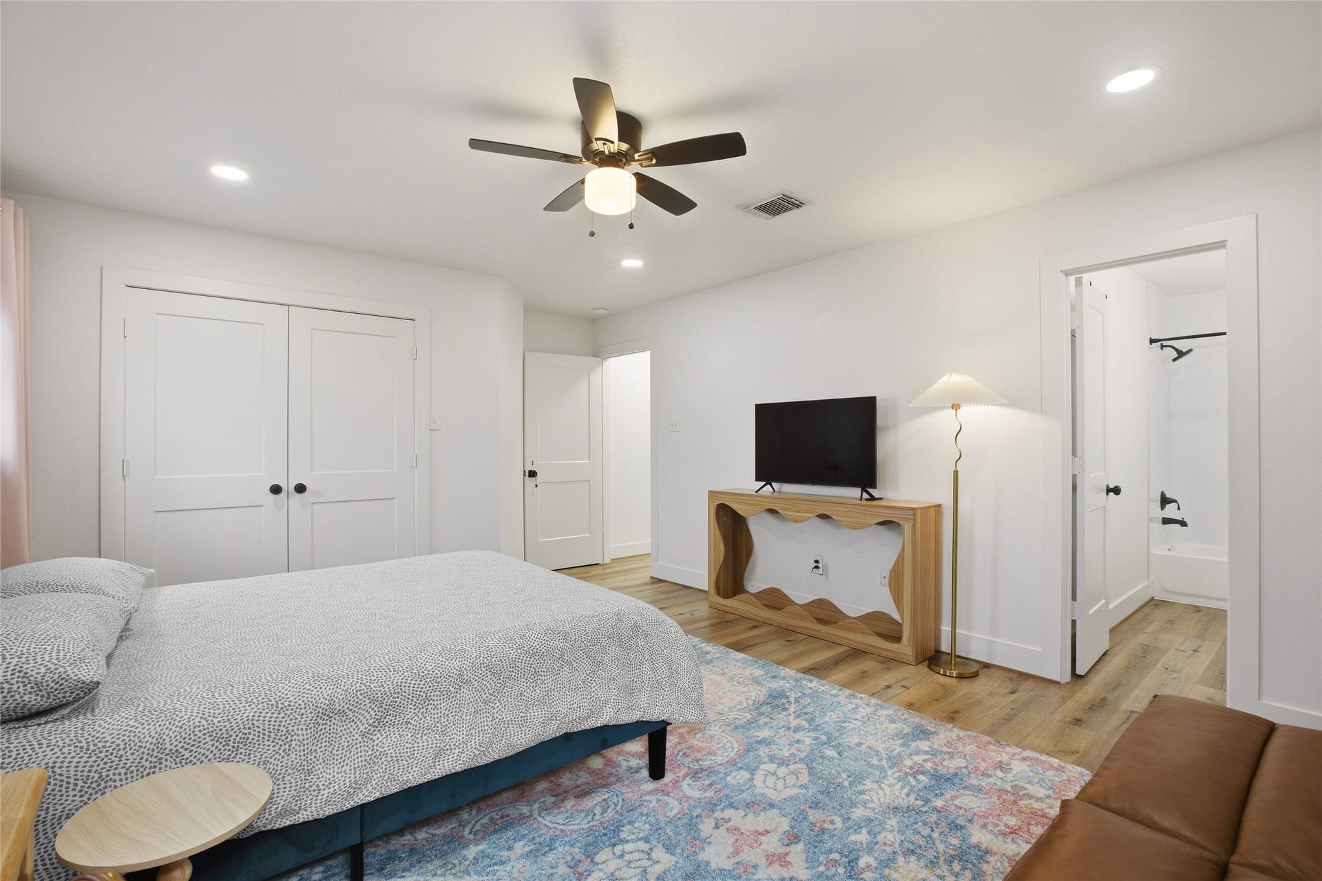 1206 Cleveland Street, Houston, TX 77019 1206 Cleveland Street, Houston, TX 77019