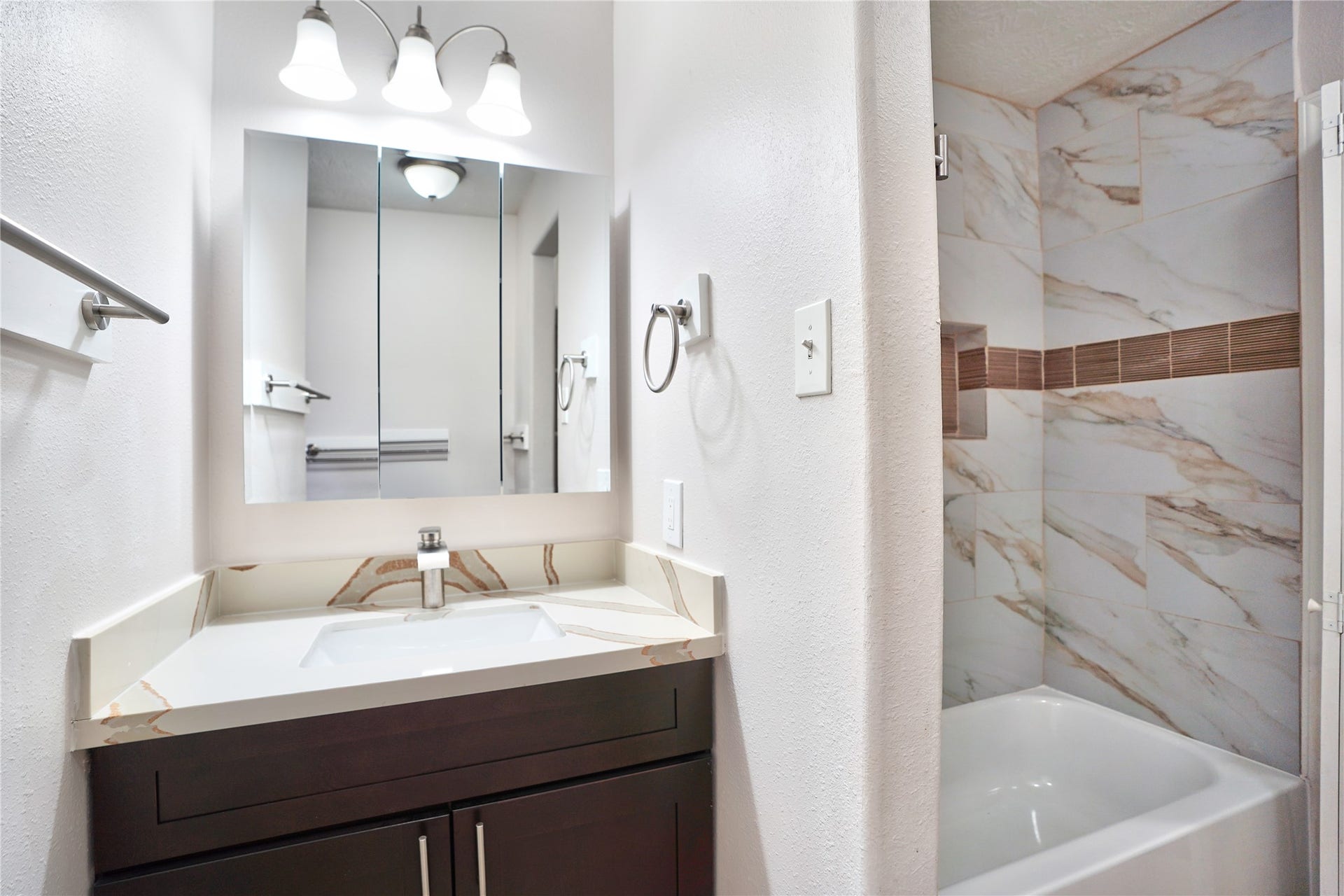 7618 N Main Street, Houston, TX 77022