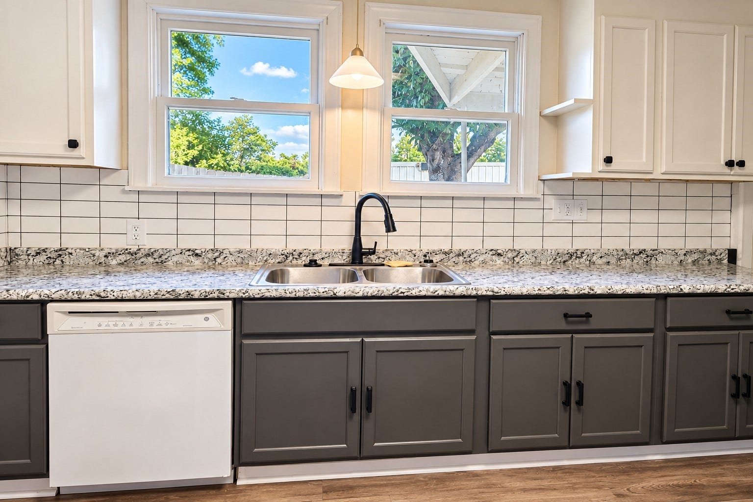 Updated New Kitchen and Applinaces
