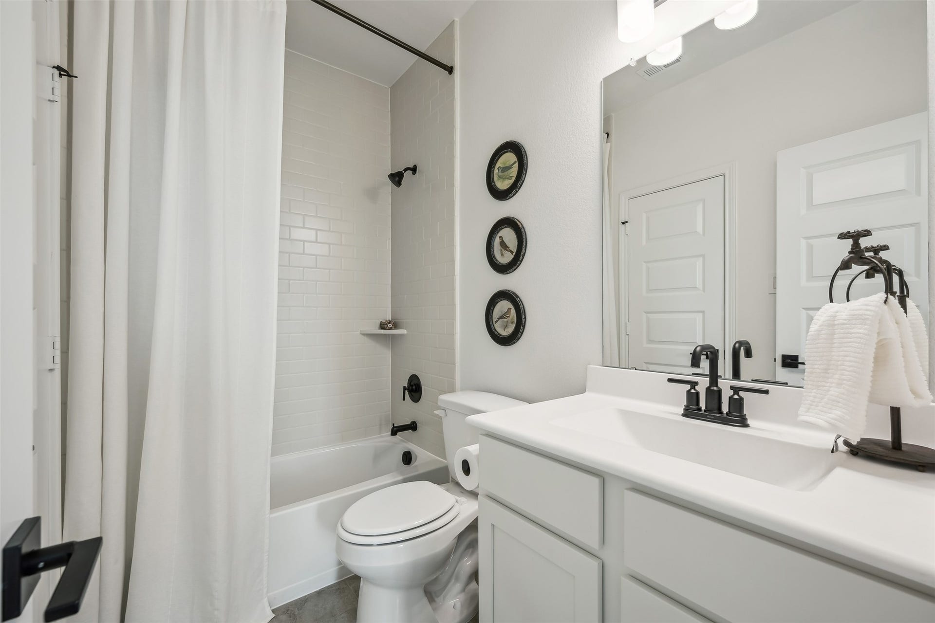 4012 Ranch Home Drive, Waller, TX 77484 Hall bath 2