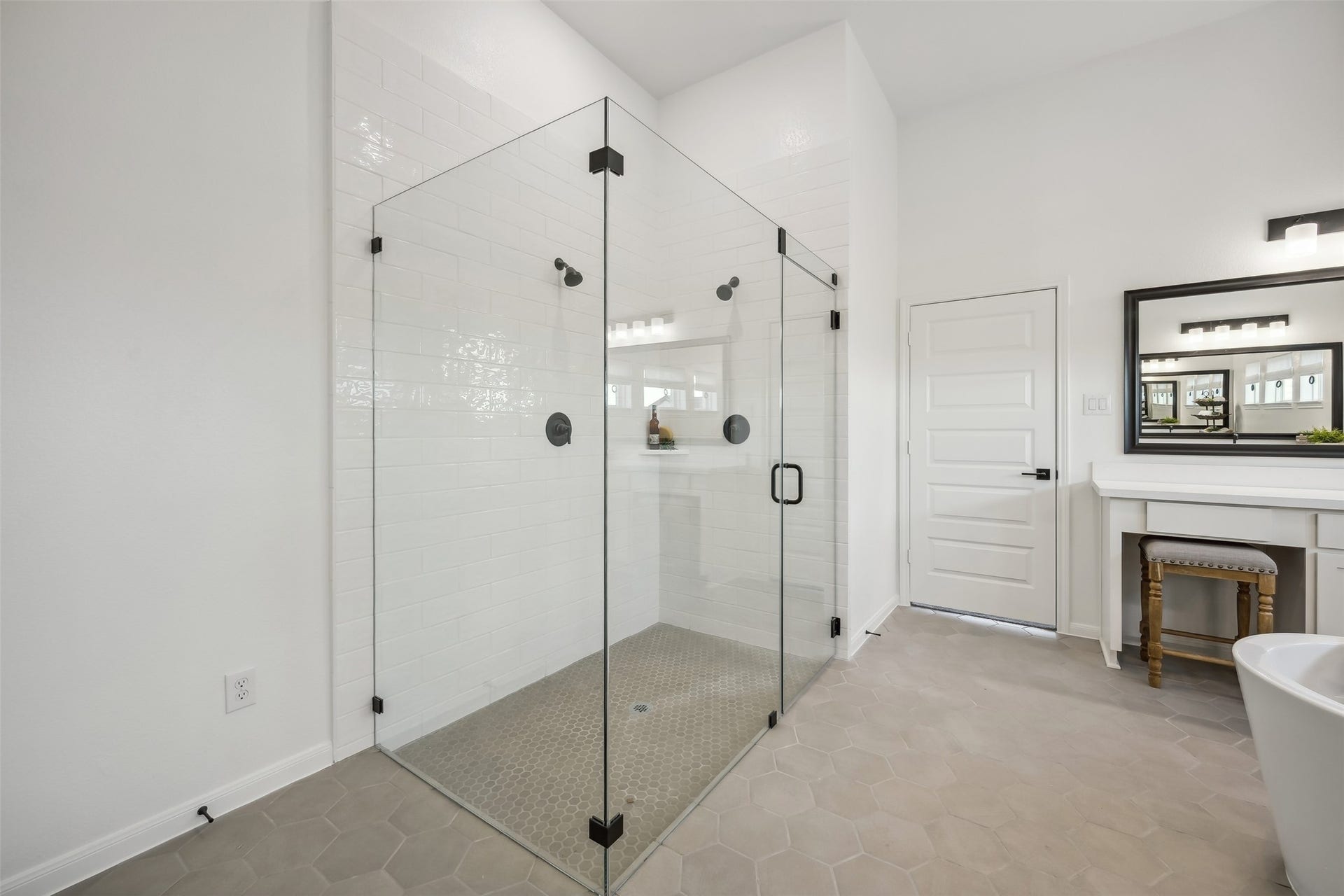 4012 Ranch Home Drive, Waller, TX 77484 Large shower in the primary bath