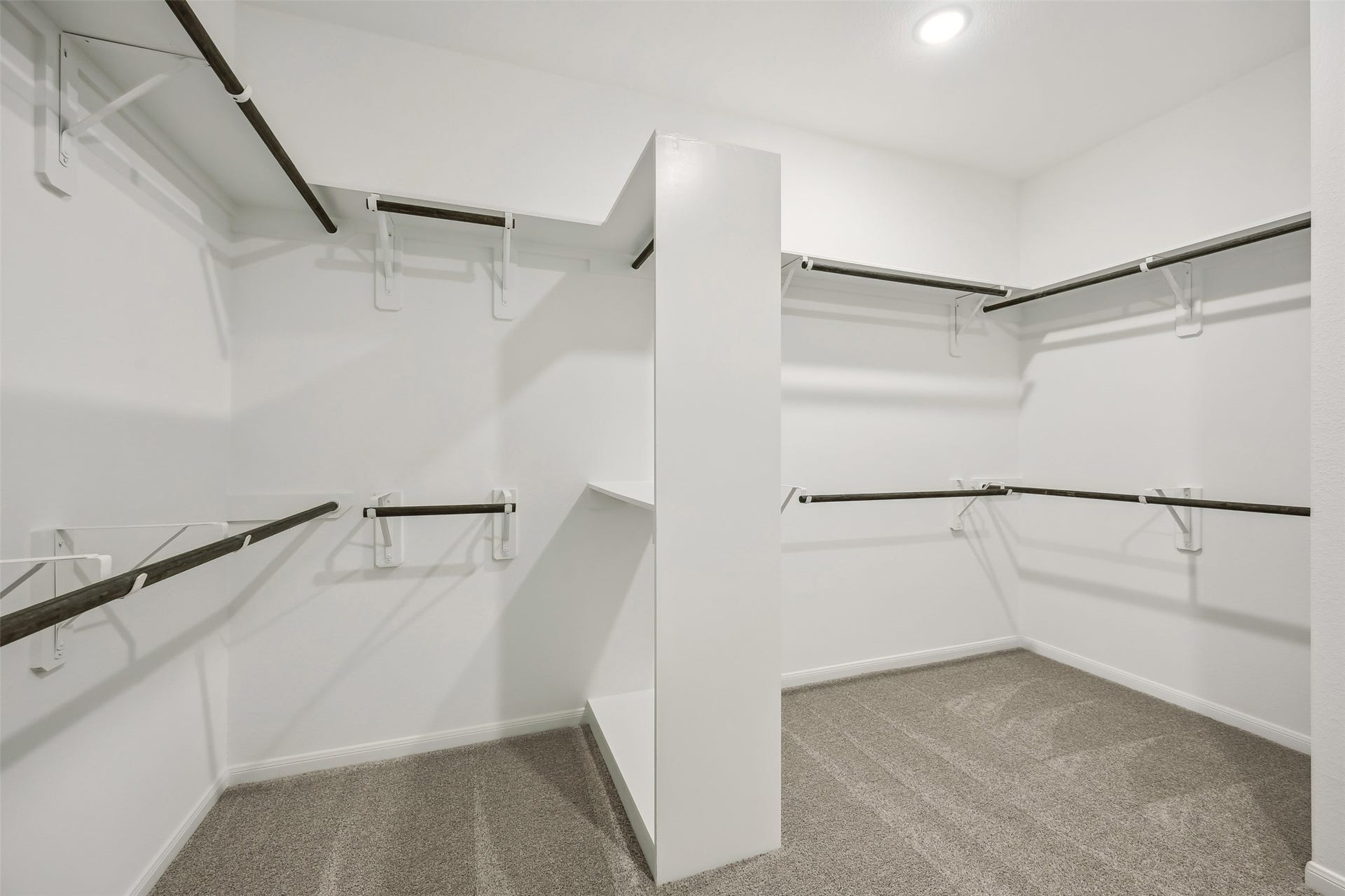4012 Ranch Home Drive, Waller, TX 77484 Walk-in closet in the primary suite
