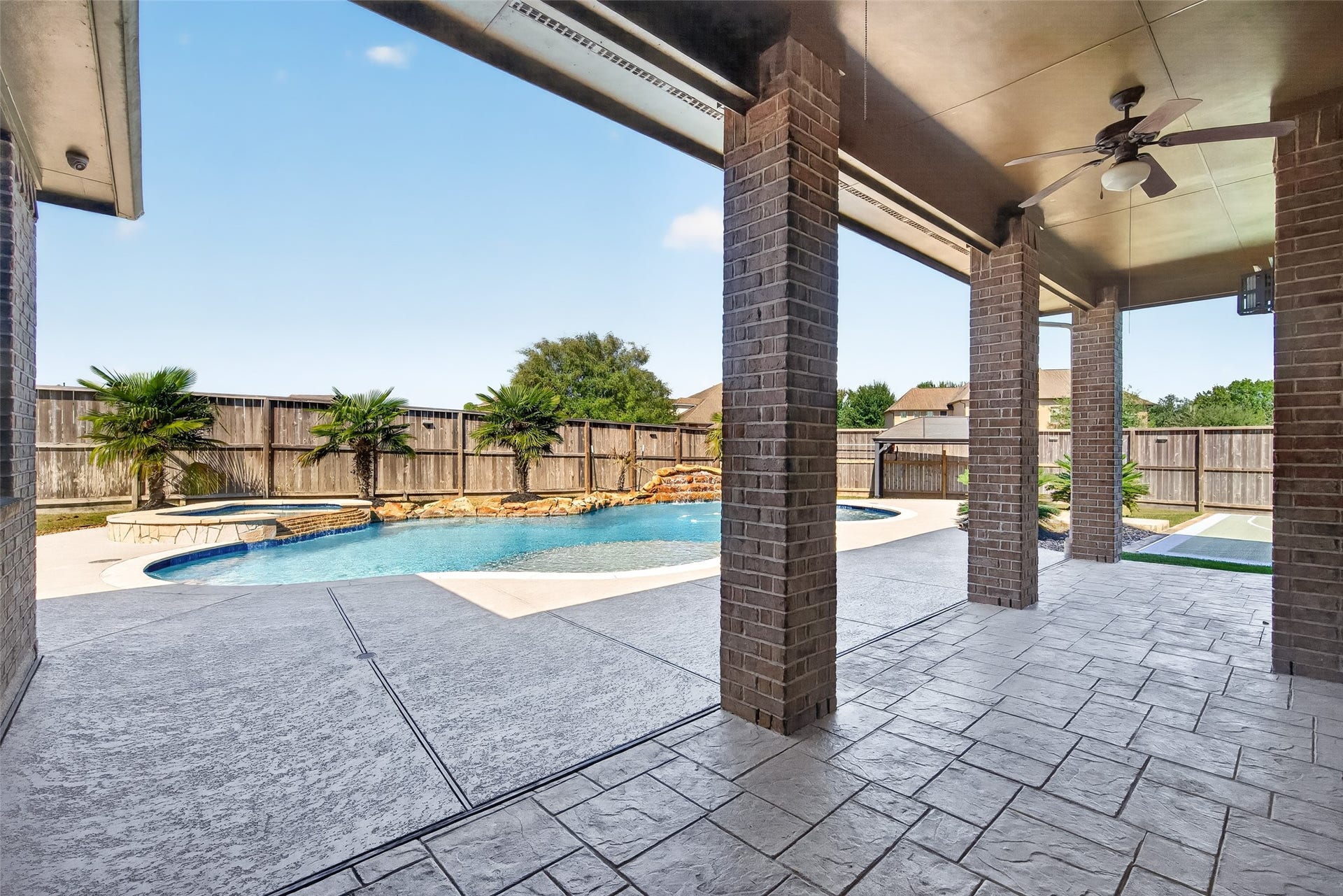 1902 Creekwood Lane, Friendswood, TX 77546 1902 Creekwood Lane, Friendswood, TX 77546