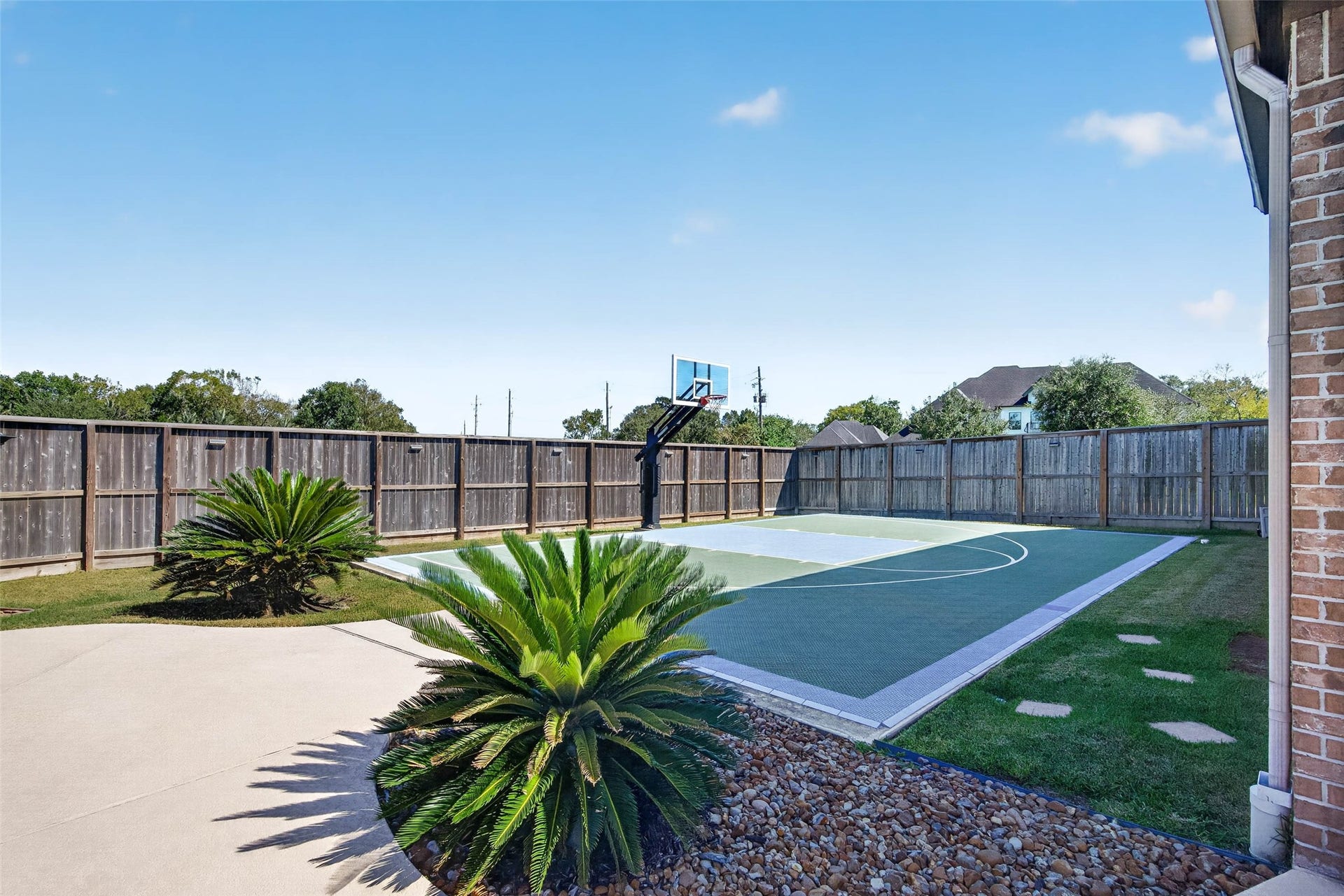 1902 Creekwood Lane, Friendswood, TX 77546 1902 Creekwood Lane, Friendswood, TX 77546