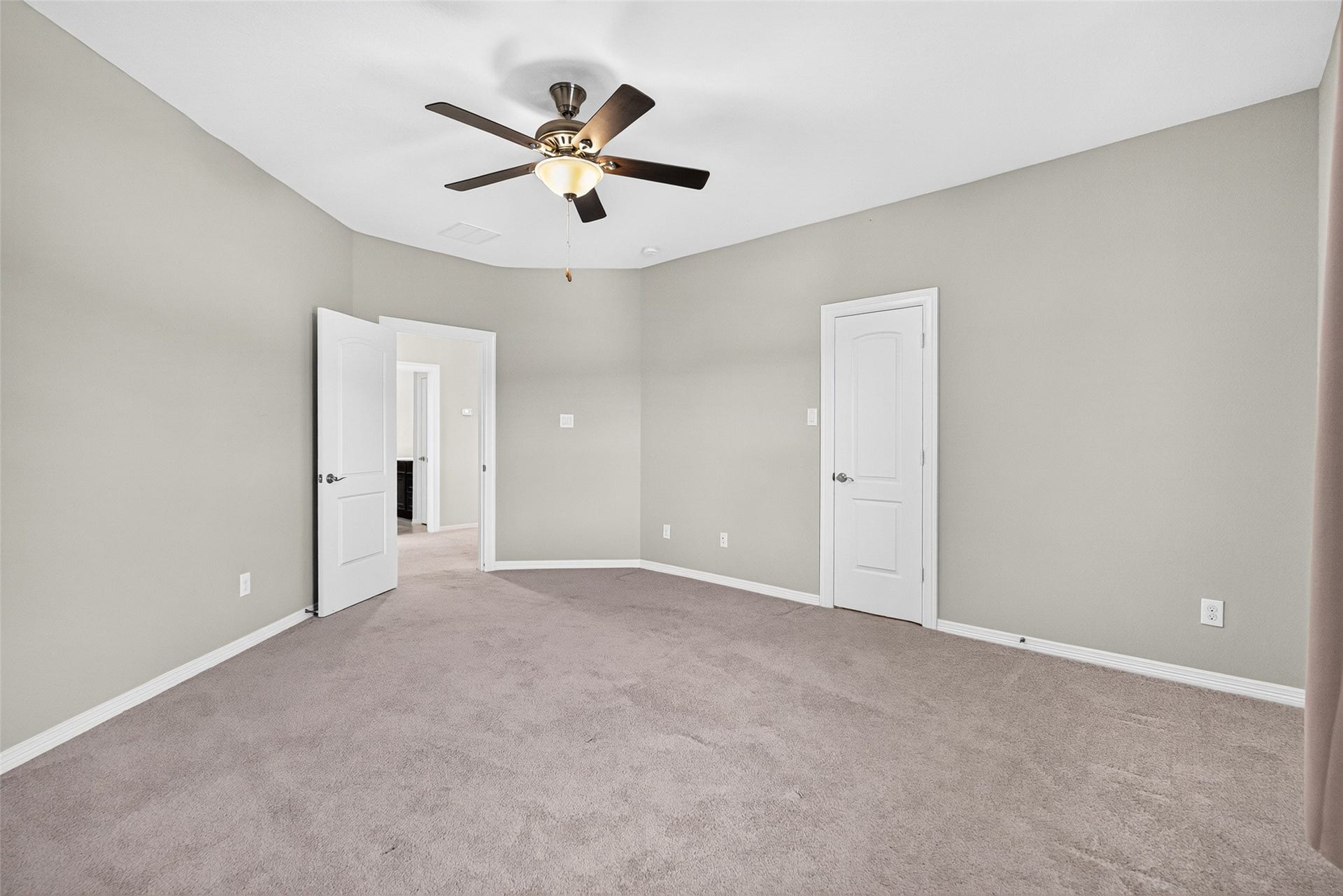 1902 Creekwood Lane, Friendswood, TX 77546 1902 Creekwood Lane, Friendswood, TX 77546