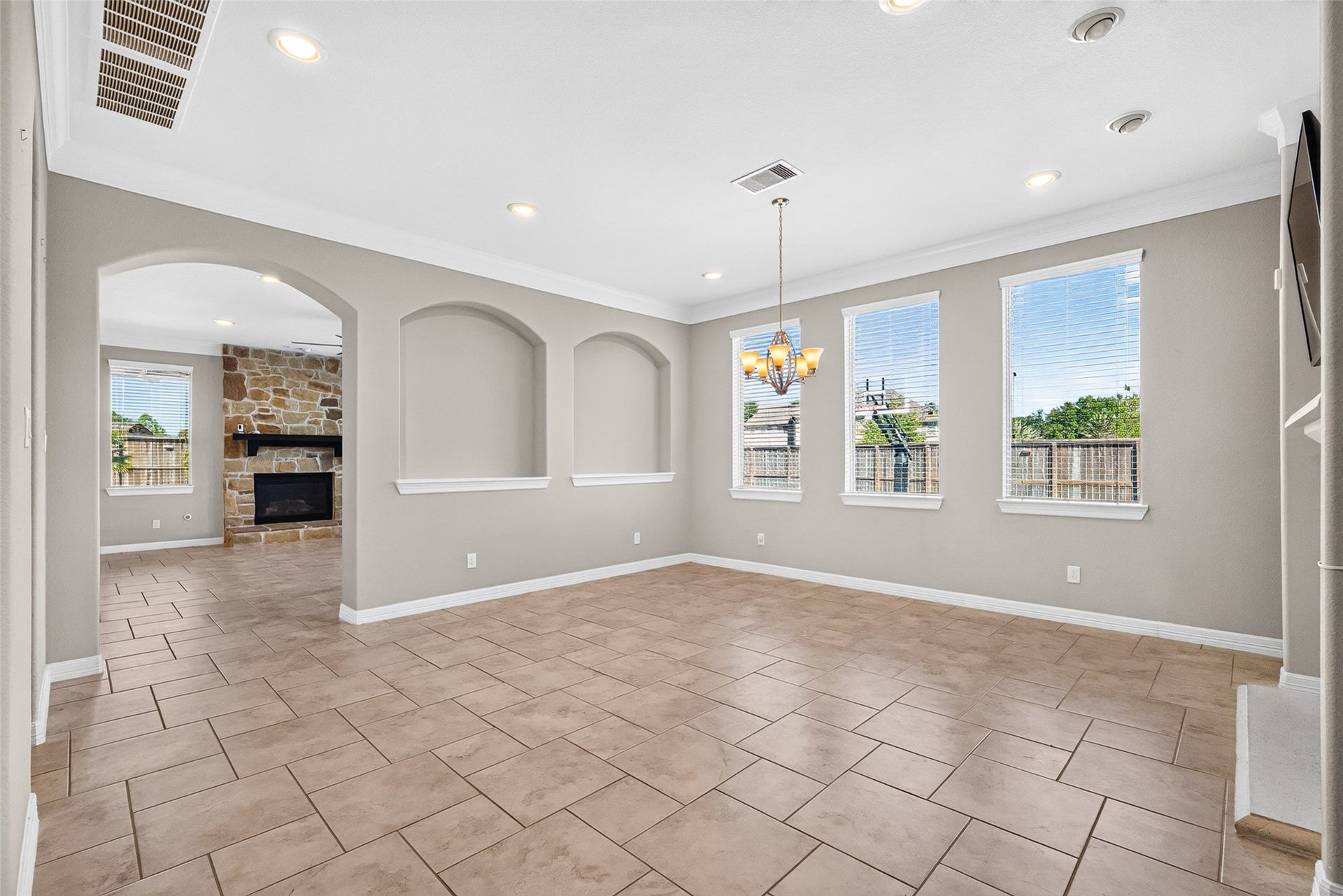 1902 Creekwood Lane, Friendswood, TX 77546 1902 Creekwood Lane, Friendswood, TX 77546
