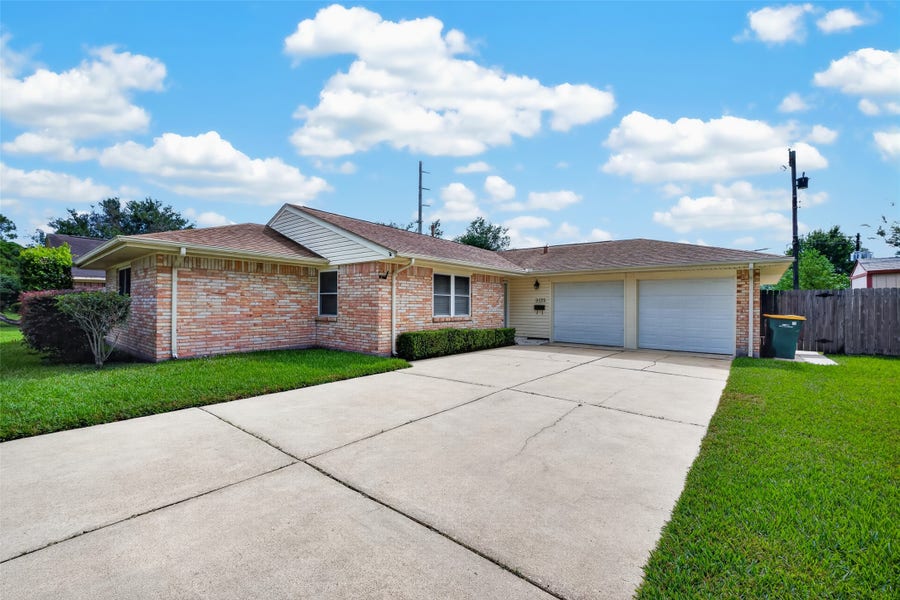Property photo for 3125 Mar Ann Drive, La Marque, TX