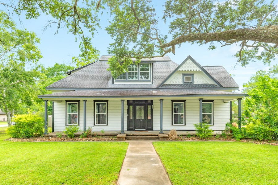 Property photo for 336 N Rockisland Street, Angleton, TX