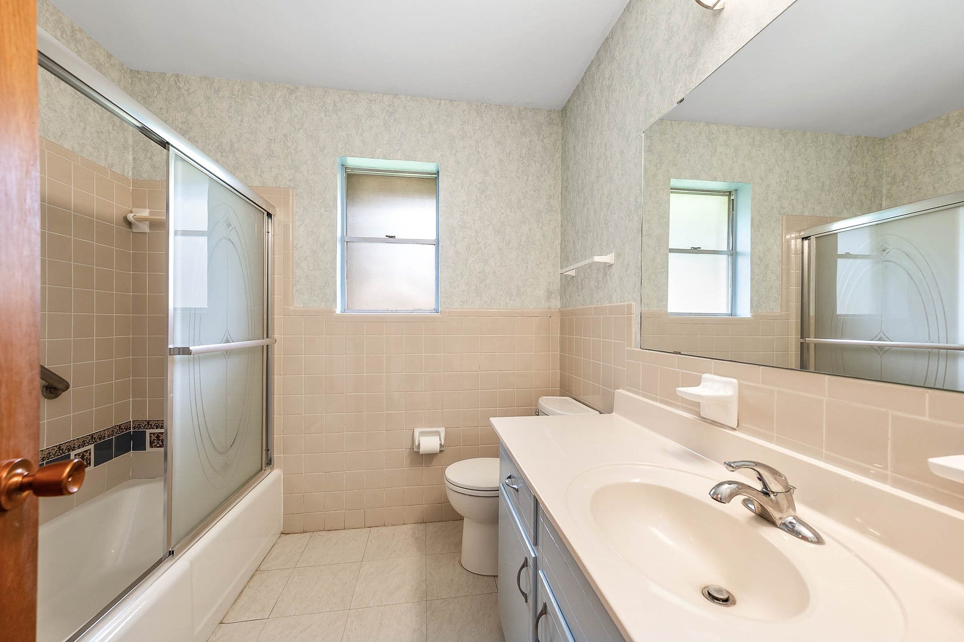 212 E Crestmont Drive, Alvin, TX 77511 212 E Crestmont Drive, Alvin, TX 77511