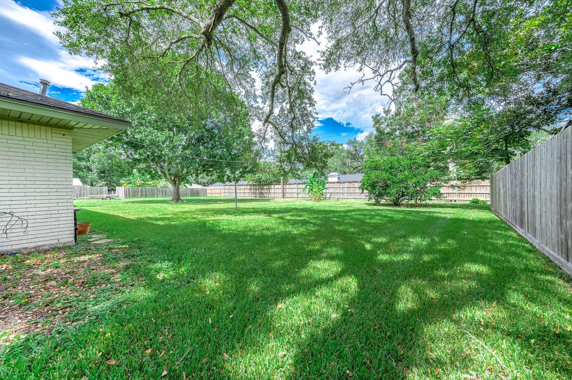 212 E Crestmont Drive, Alvin, TX 77511 212 E Crestmont Drive, Alvin, TX 77511