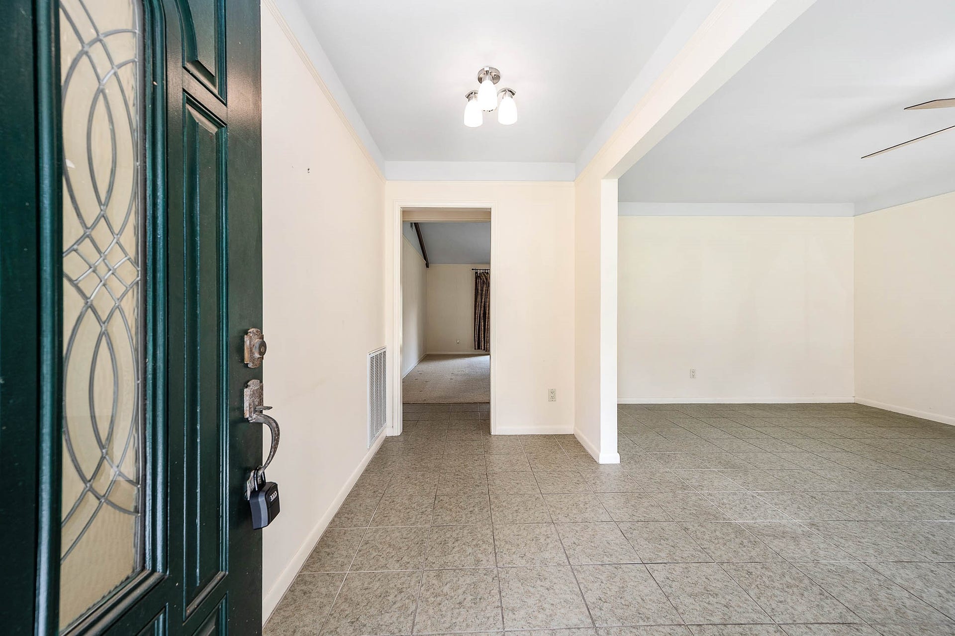 212 E Crestmont Drive, Alvin, TX 77511 212 E Crestmont Drive, Alvin, TX 77511
