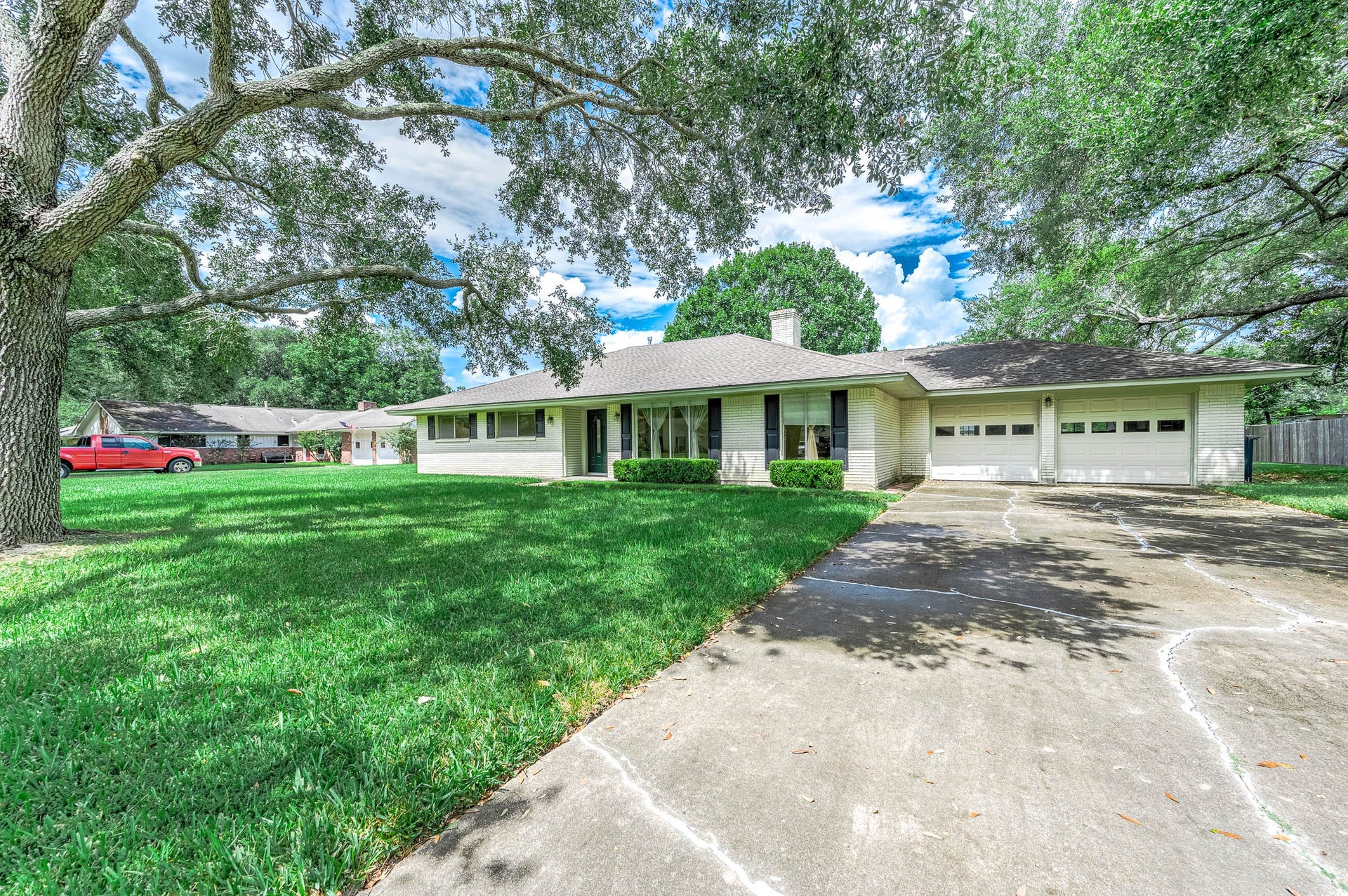 212 E Crestmont Drive, Alvin, TX 77511 212 E Crestmont Drive, Alvin, TX 77511
