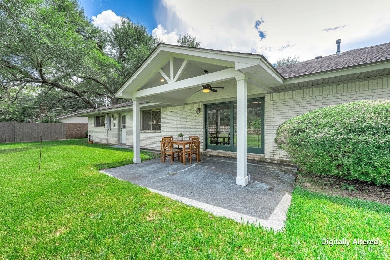 212 E Crestmont Drive, Alvin, TX 77511 Digitally Enhanced or Virtually Staged