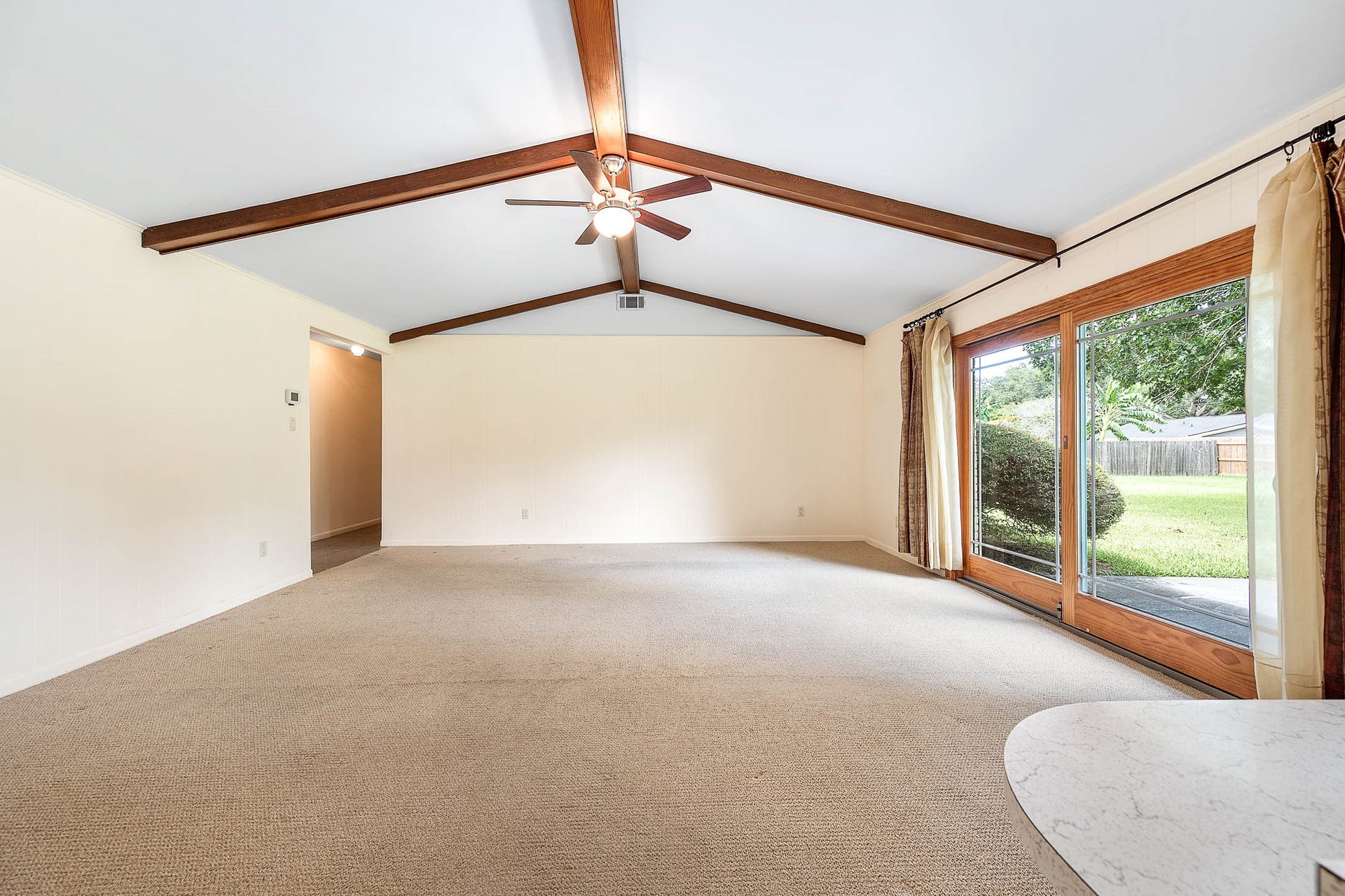 212 E Crestmont Drive, Alvin, TX 77511 212 E Crestmont Drive, Alvin, TX 77511